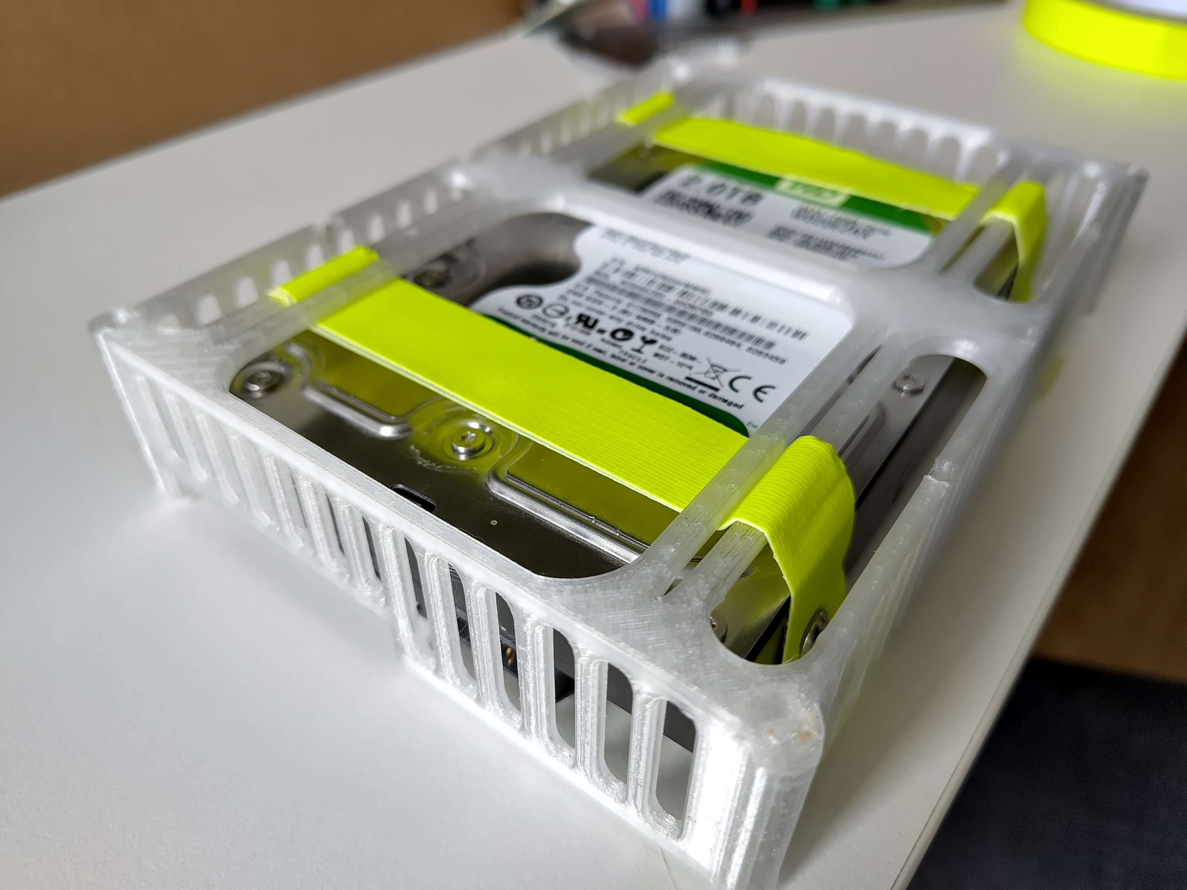 Stackable decoupling HDD frame v01.4