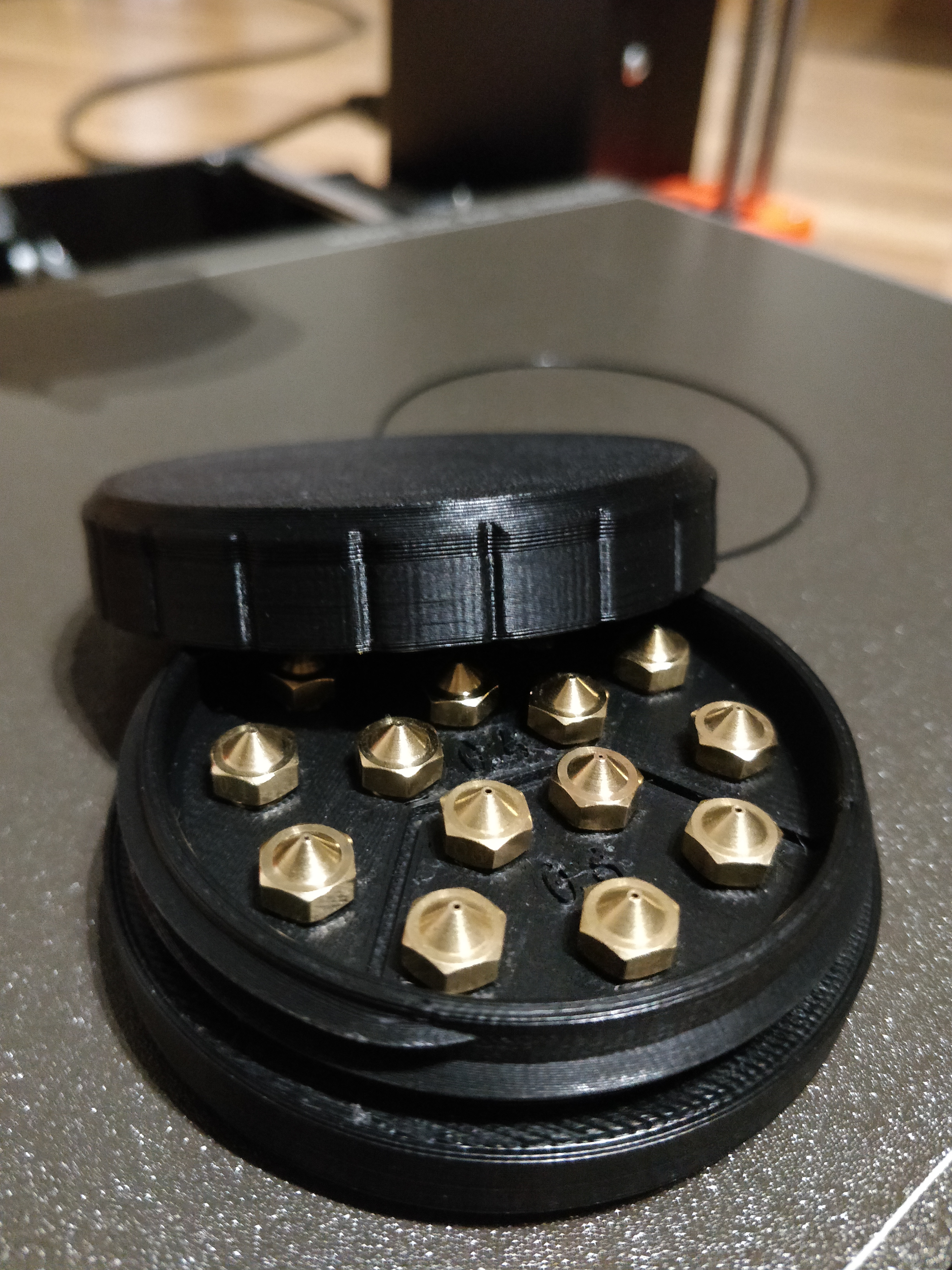Screw-Top Storage Box for V6 Nozzles
