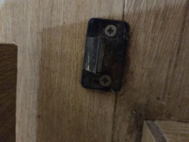 Sliding door fixture