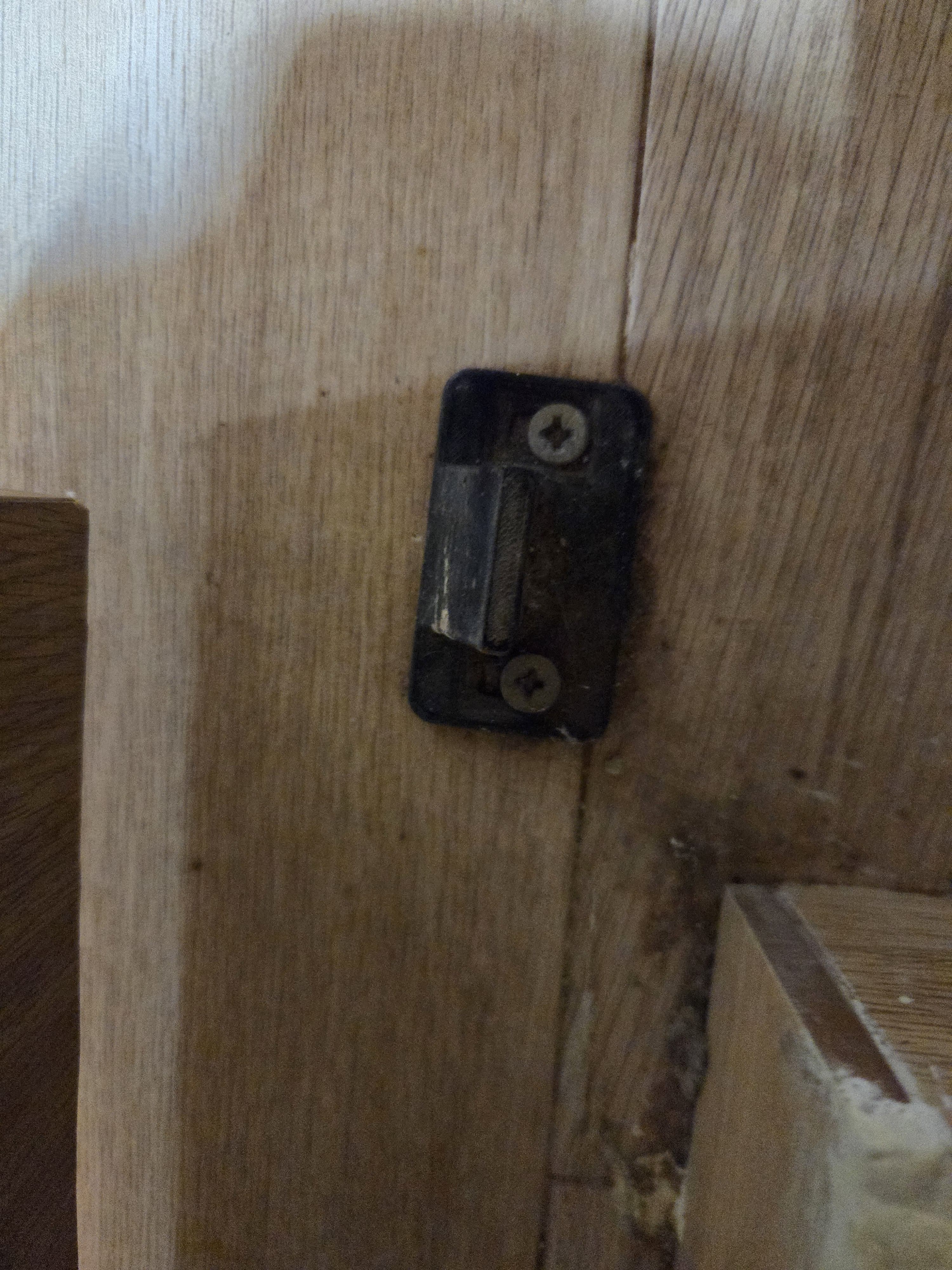 Sliding door fixture