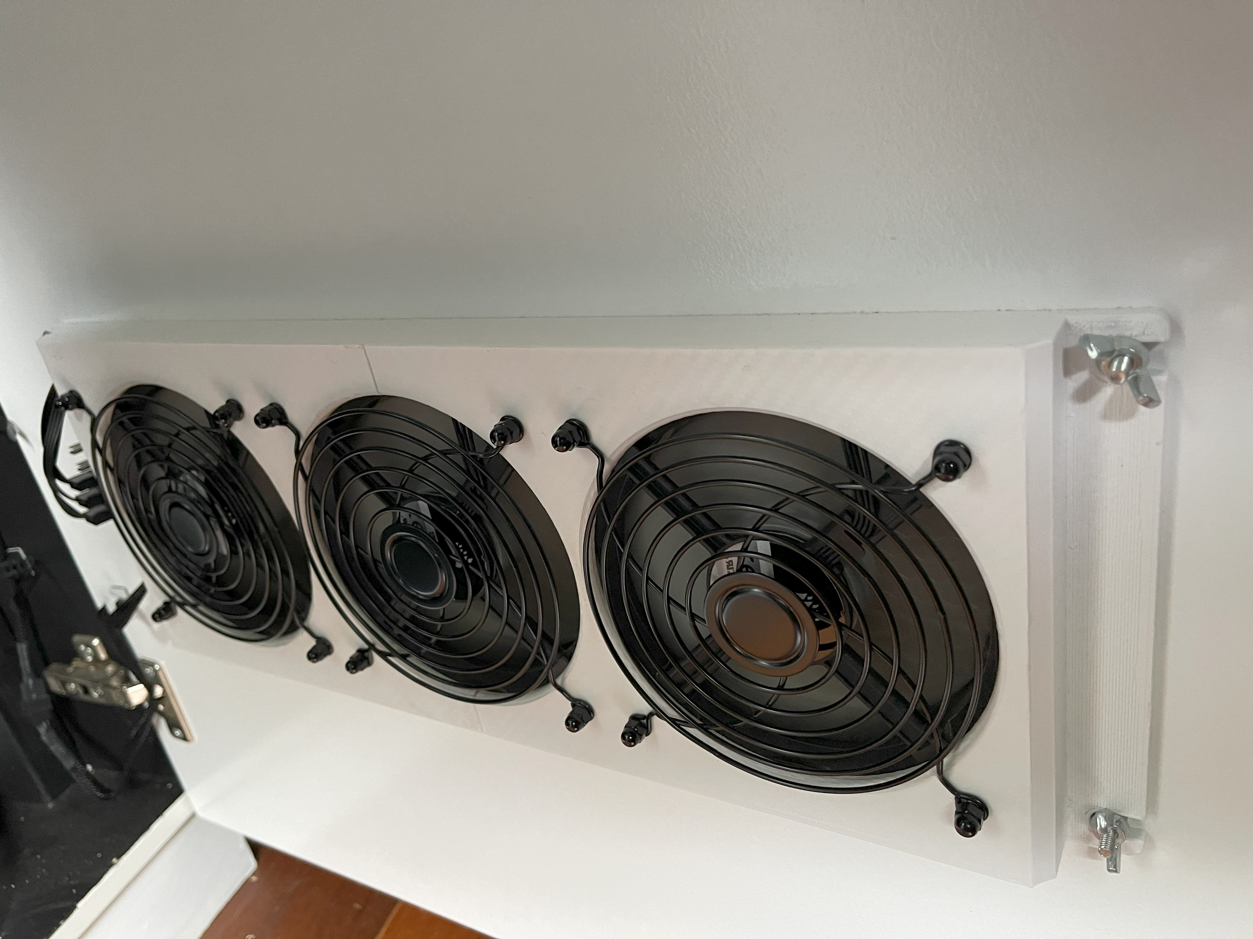 3x 120mm pc fan bracket for cupboard - compatible with AC Infinity triple fan grille