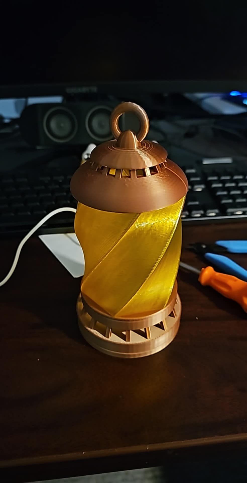Miniatura 2 do modelo 3D Decorative USB LED Lantern