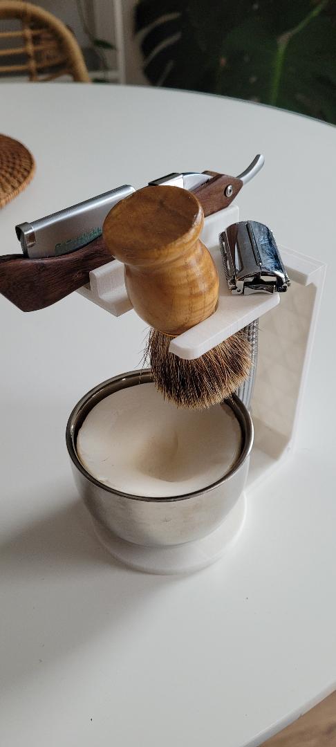 Gentlemans shaving set holder