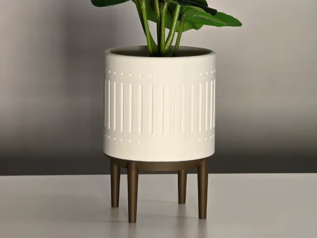 Oscar, a minimalist desk planter