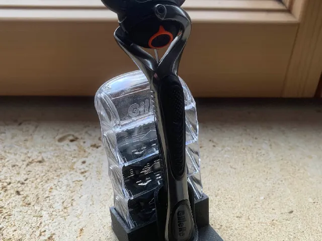 Razor & Blade Holder