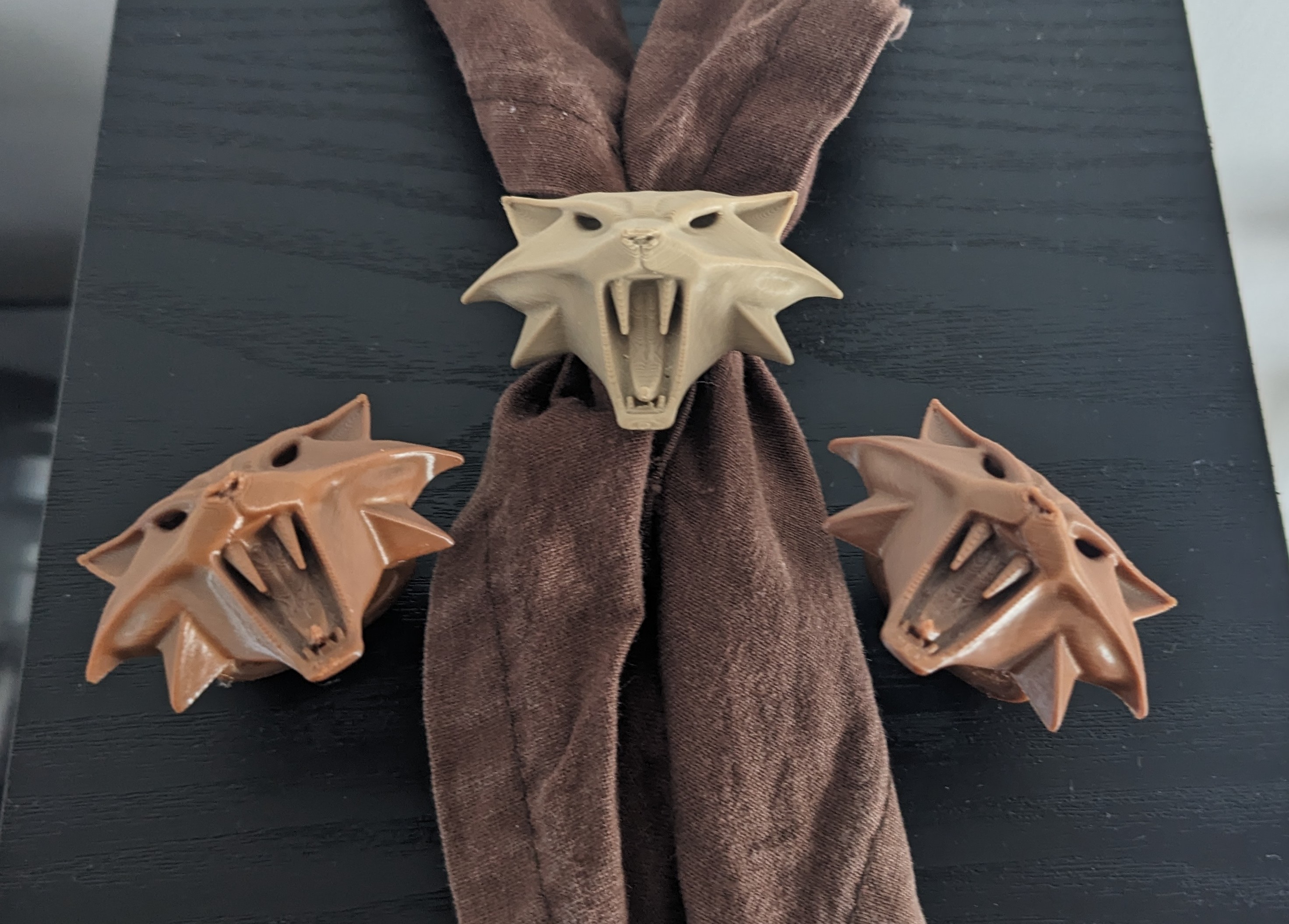 Ciri's School of the Cat woggle (turbánek)