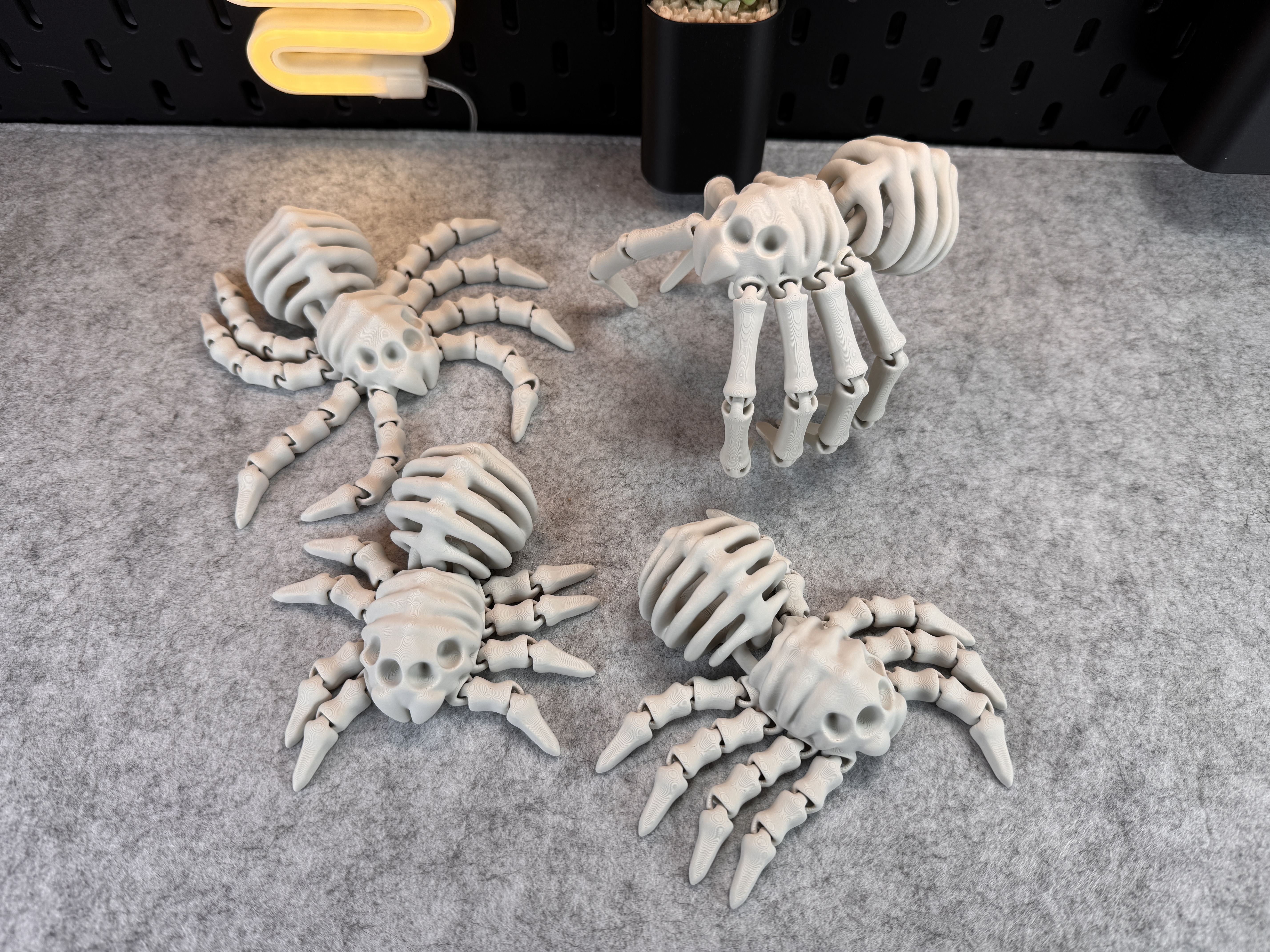 Miniatura 2 do modelo 3D Flexi Skeleton Spider V2