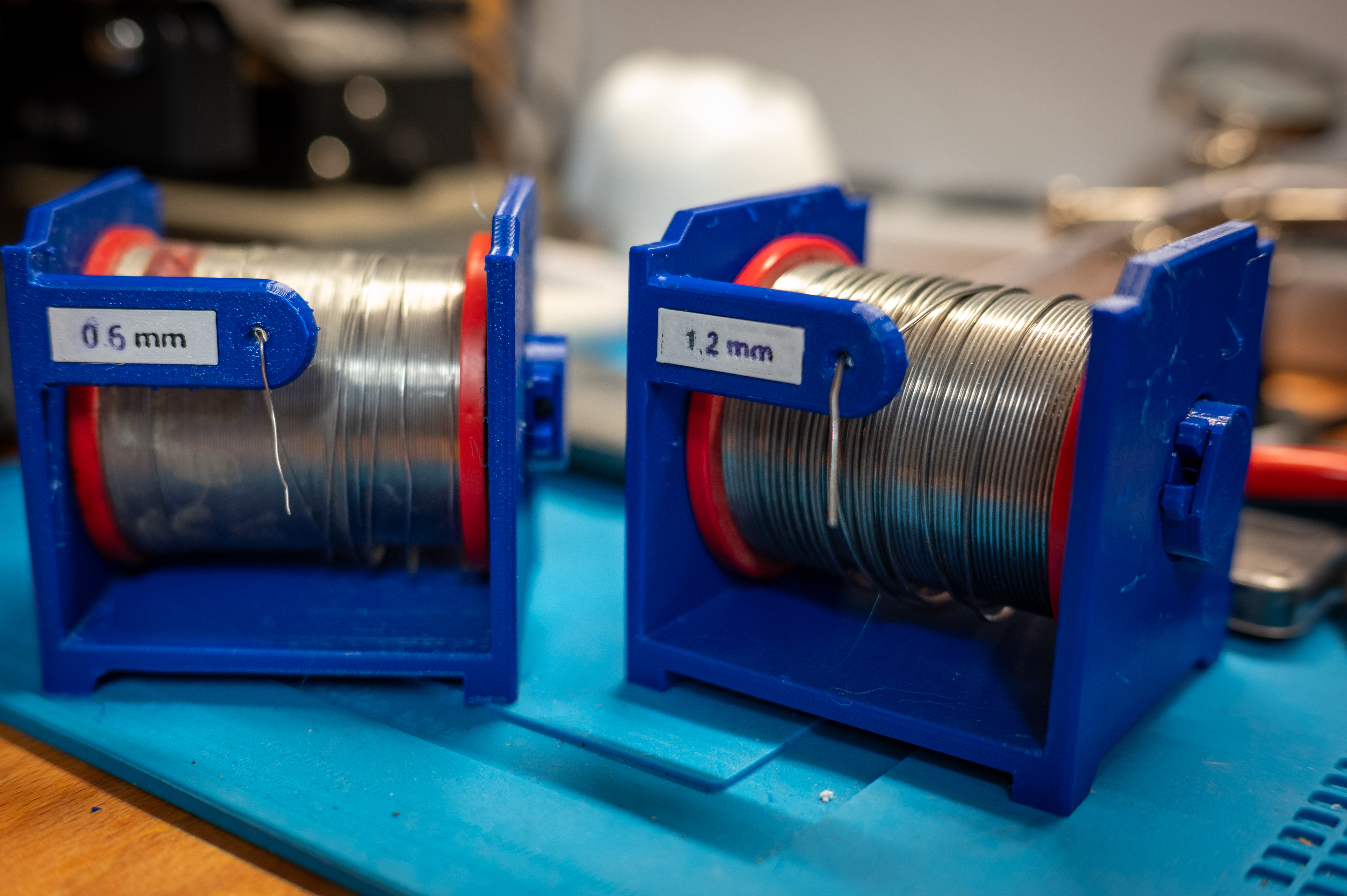 Miniatura 2 do modelo 3D Stackable Solder Holder