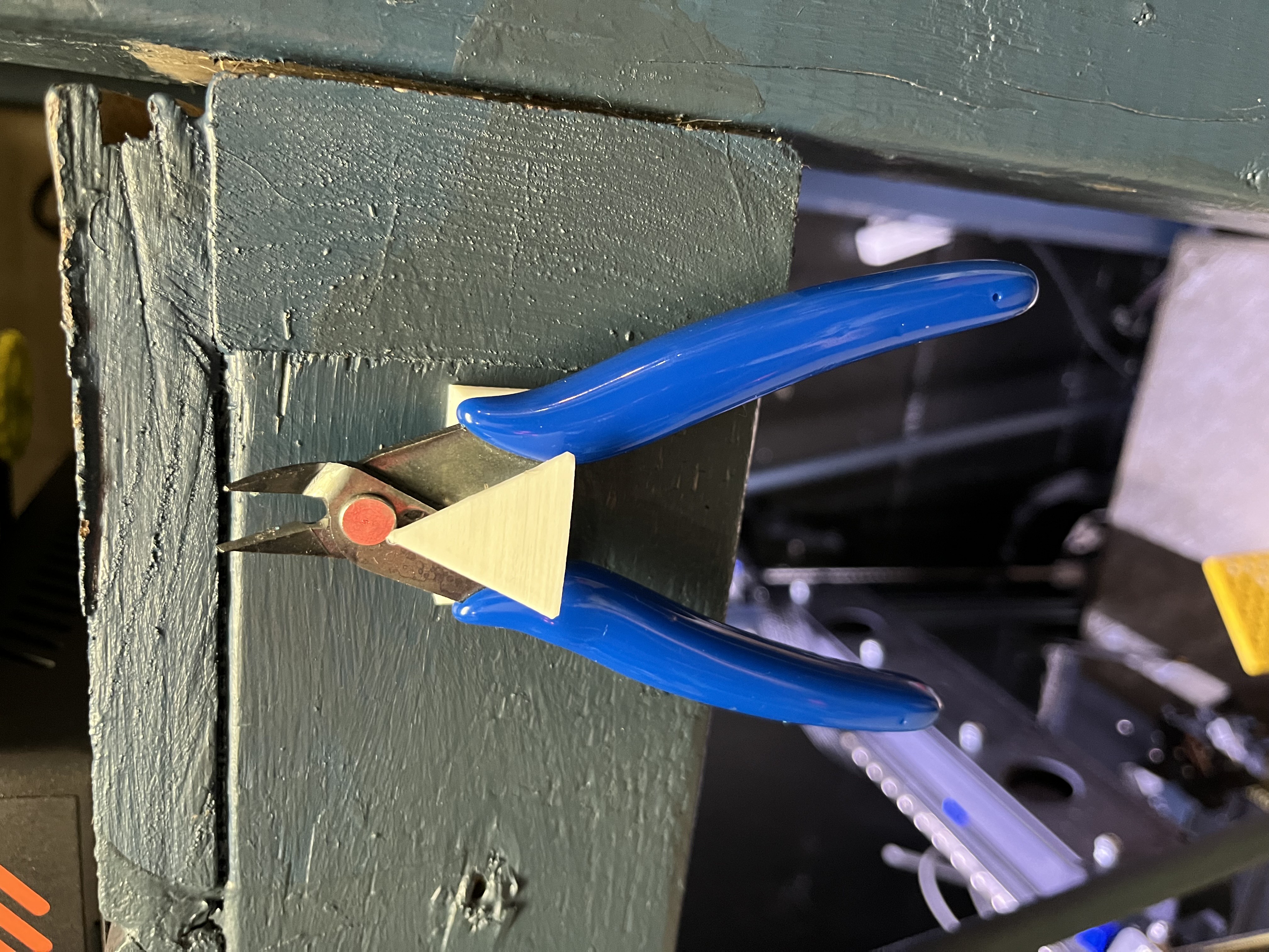 clipper holder