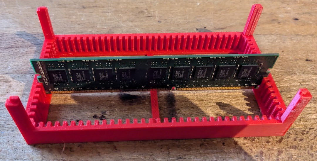 Miniatura 2 do modelo 3D Stackable DIMM/SODIMM Tray