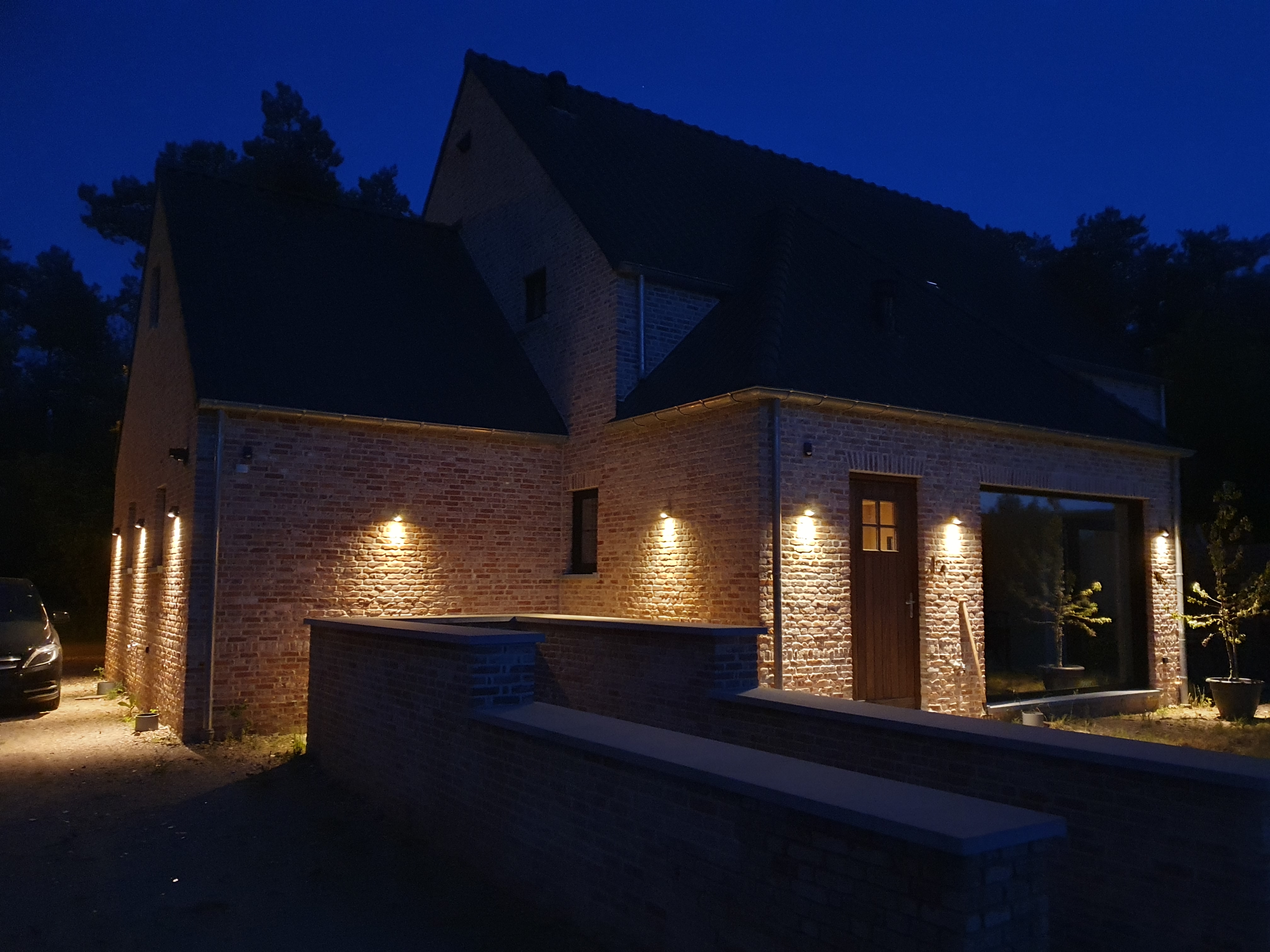 Facade lighting