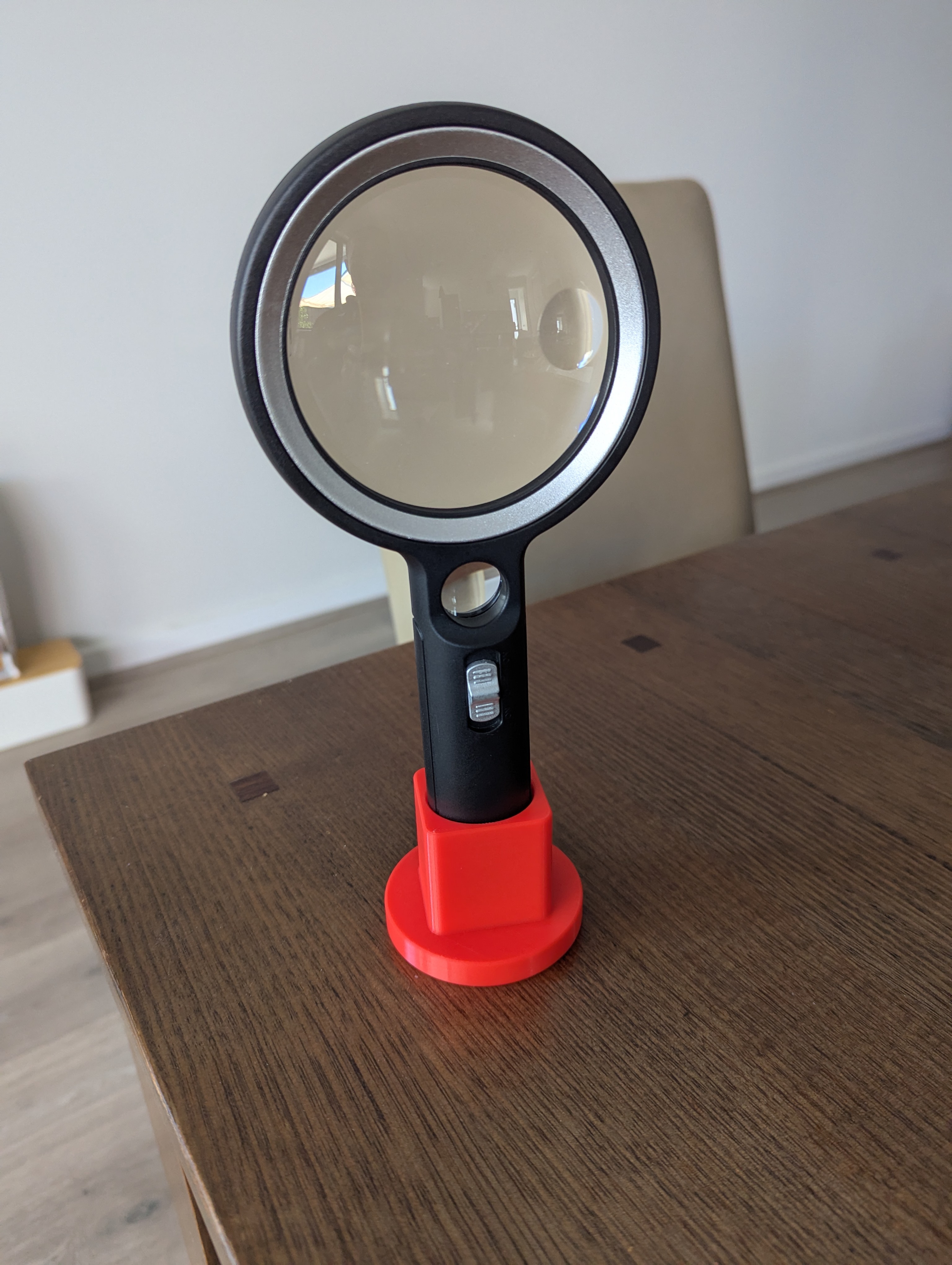 Magnifier Stand