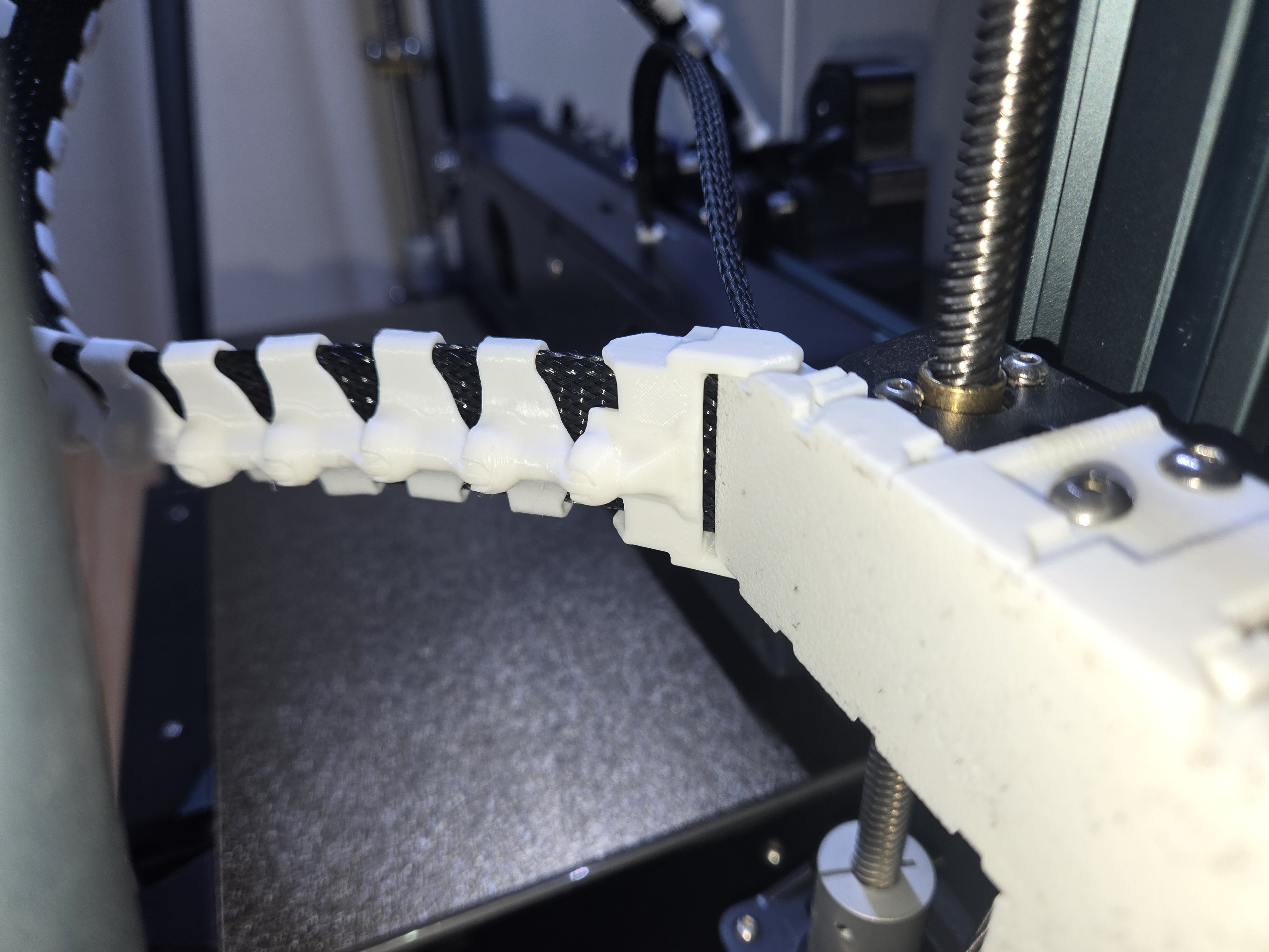 Neptune 4 Plus Cable Chain & Spine