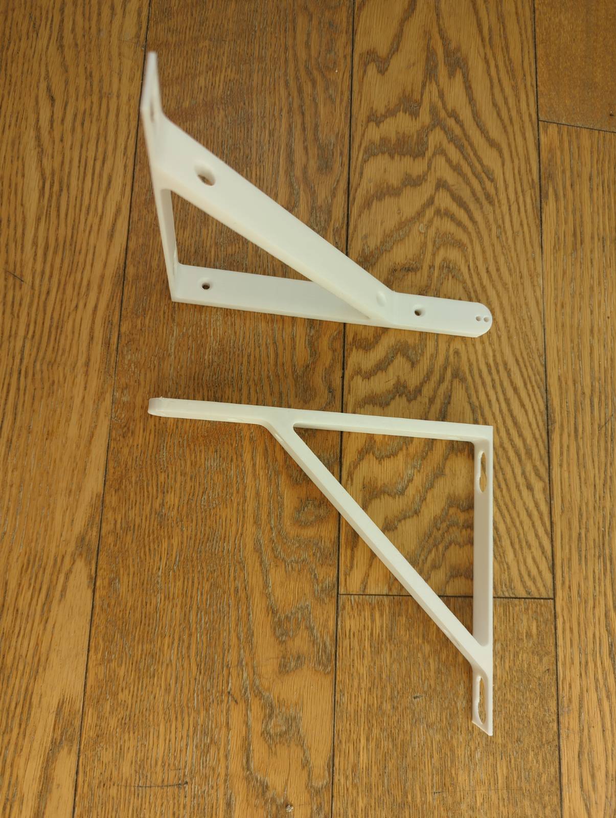 Suction cup shelf with suspension holes
