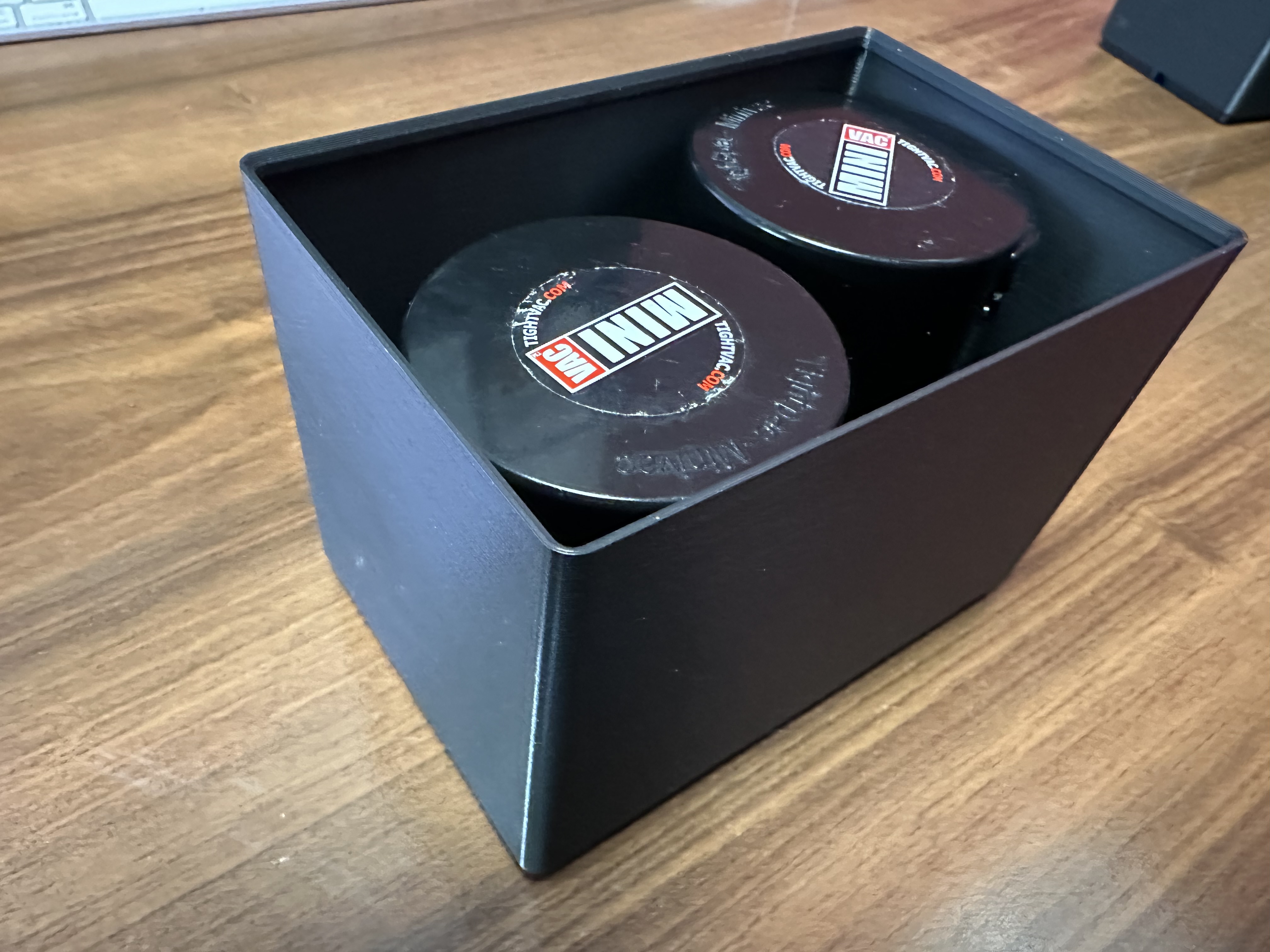 Stackable Gridfinity container for 2 TightVac MiniVac (0,12 L) cans (3x2x12)