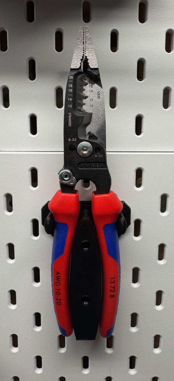Knipex Wire Stripper Skadis T-Nut Holder 3D model thumbnail