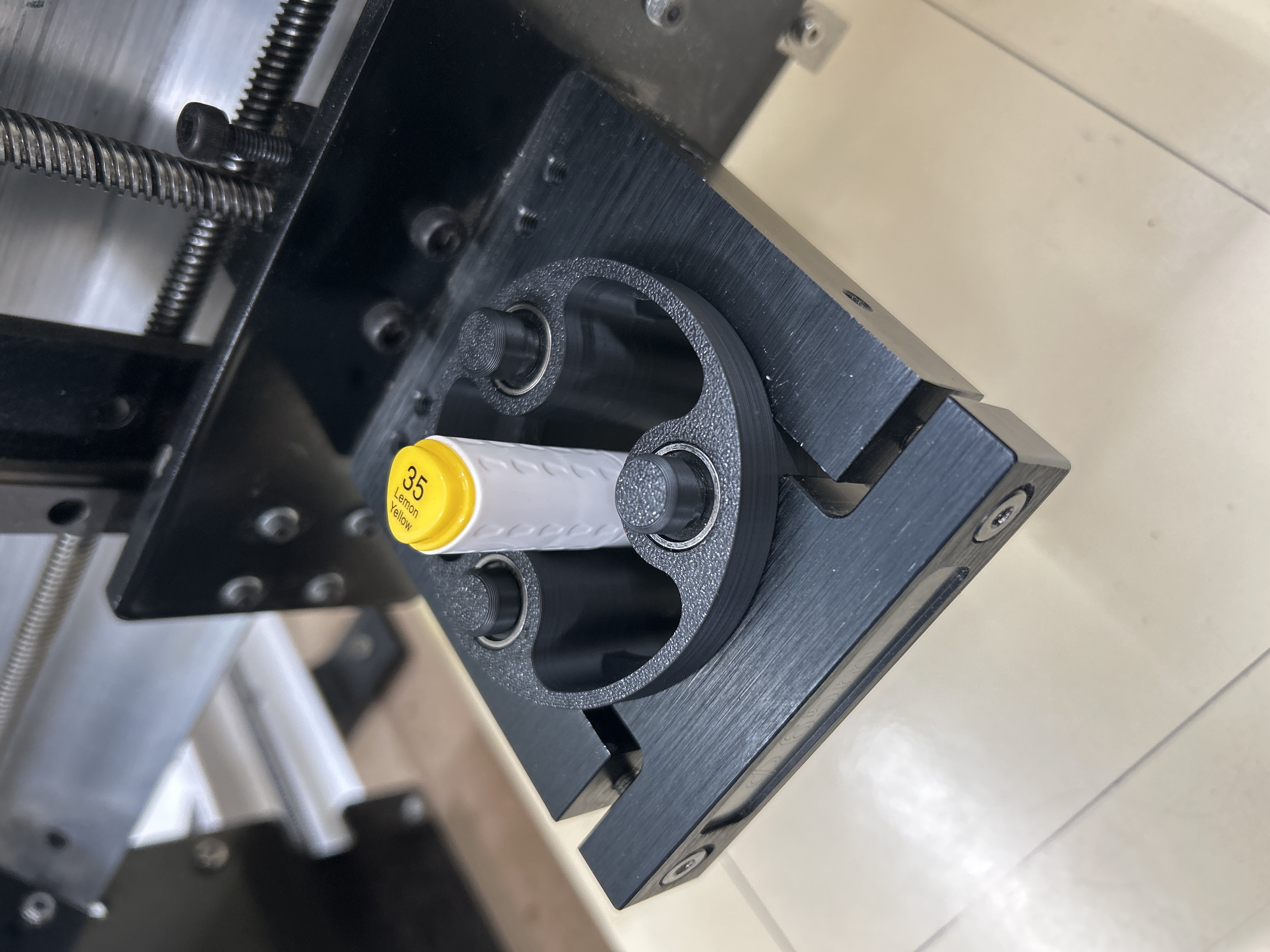 Miniatura 2 do modelo 3D 65mm Pen Plotter Adapter