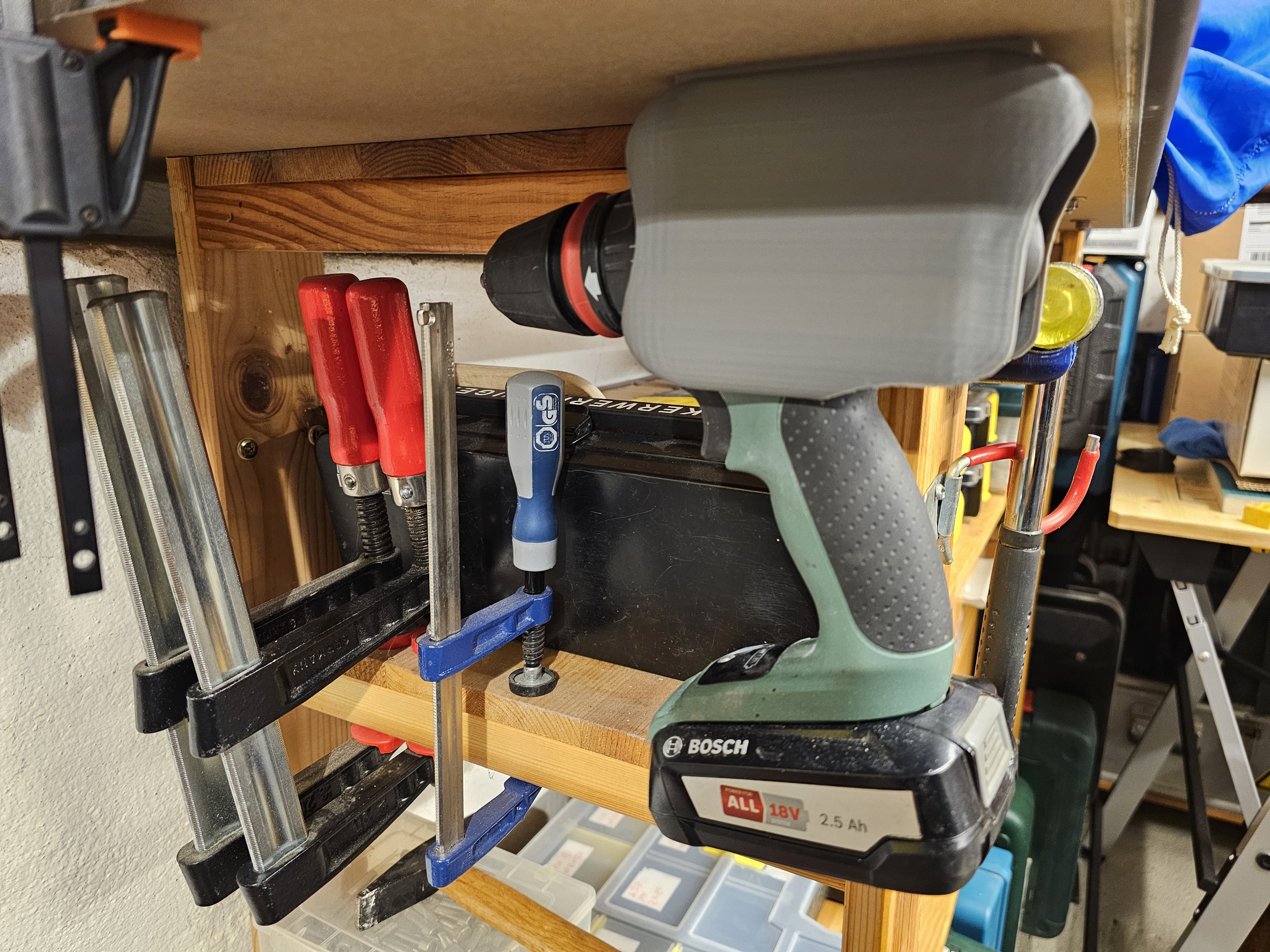 overhead holder for the Bosch Advanceddrill 18