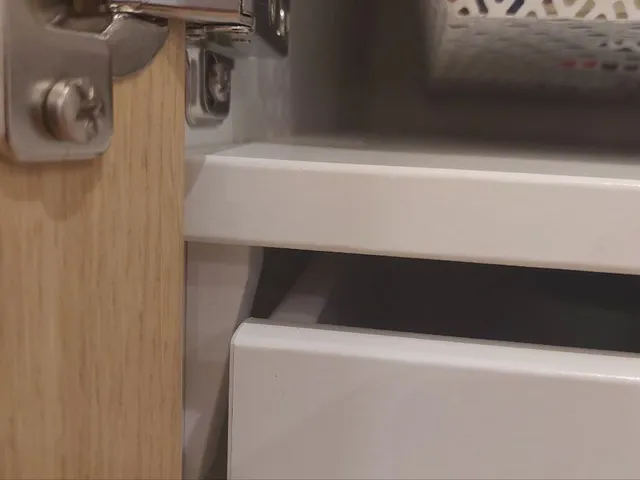 Ikea Pax extended shelf for Komplement separator 9mm higher for a shelf near the hinge over a drawer