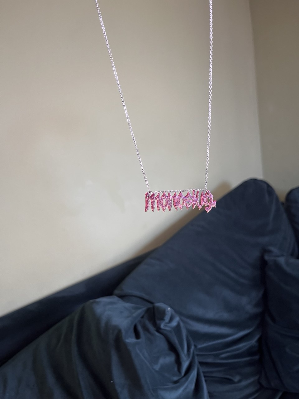 Monoslug Fan necklace