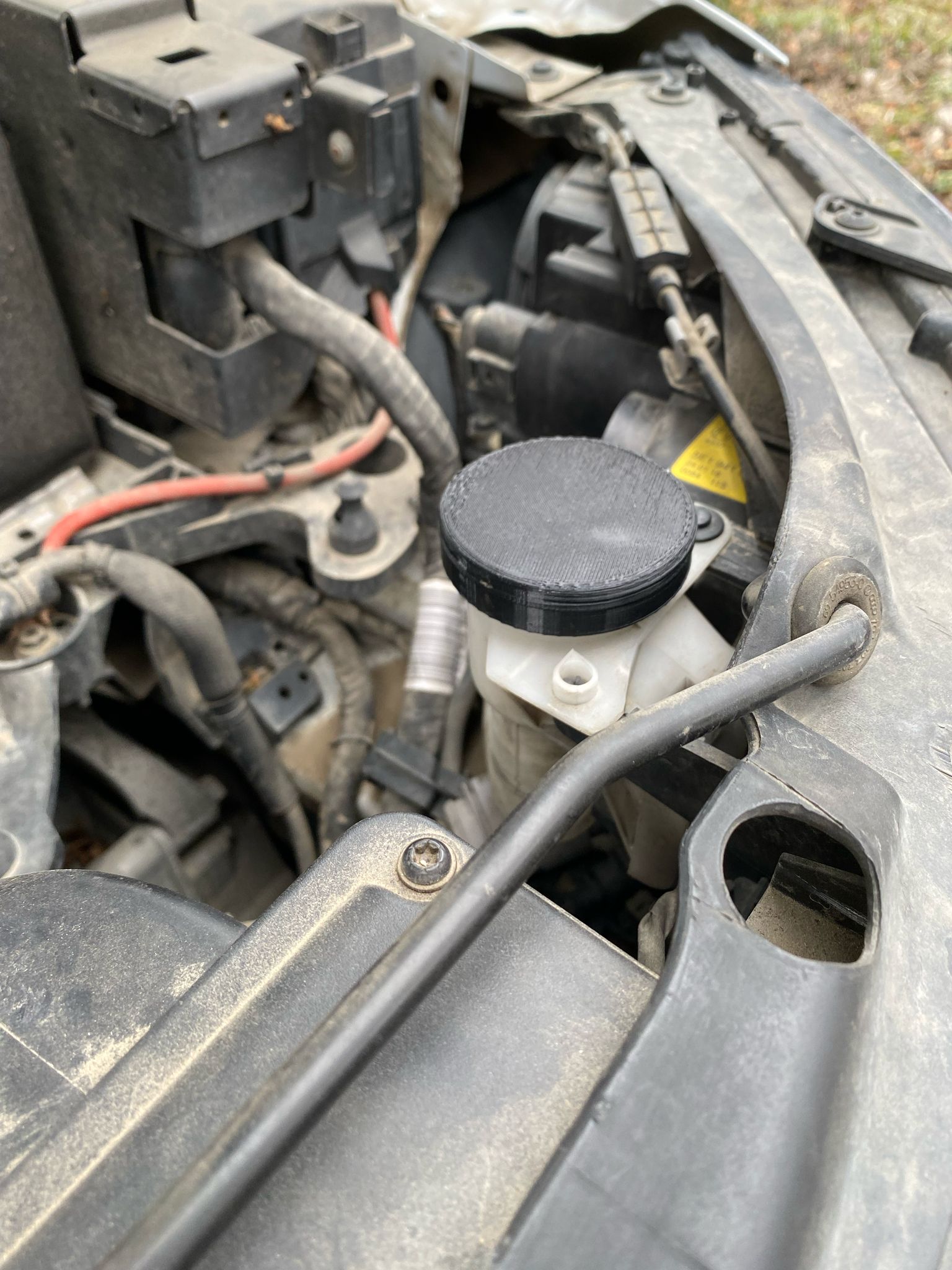 Skoda Octavia (2018) windshield fluid cap