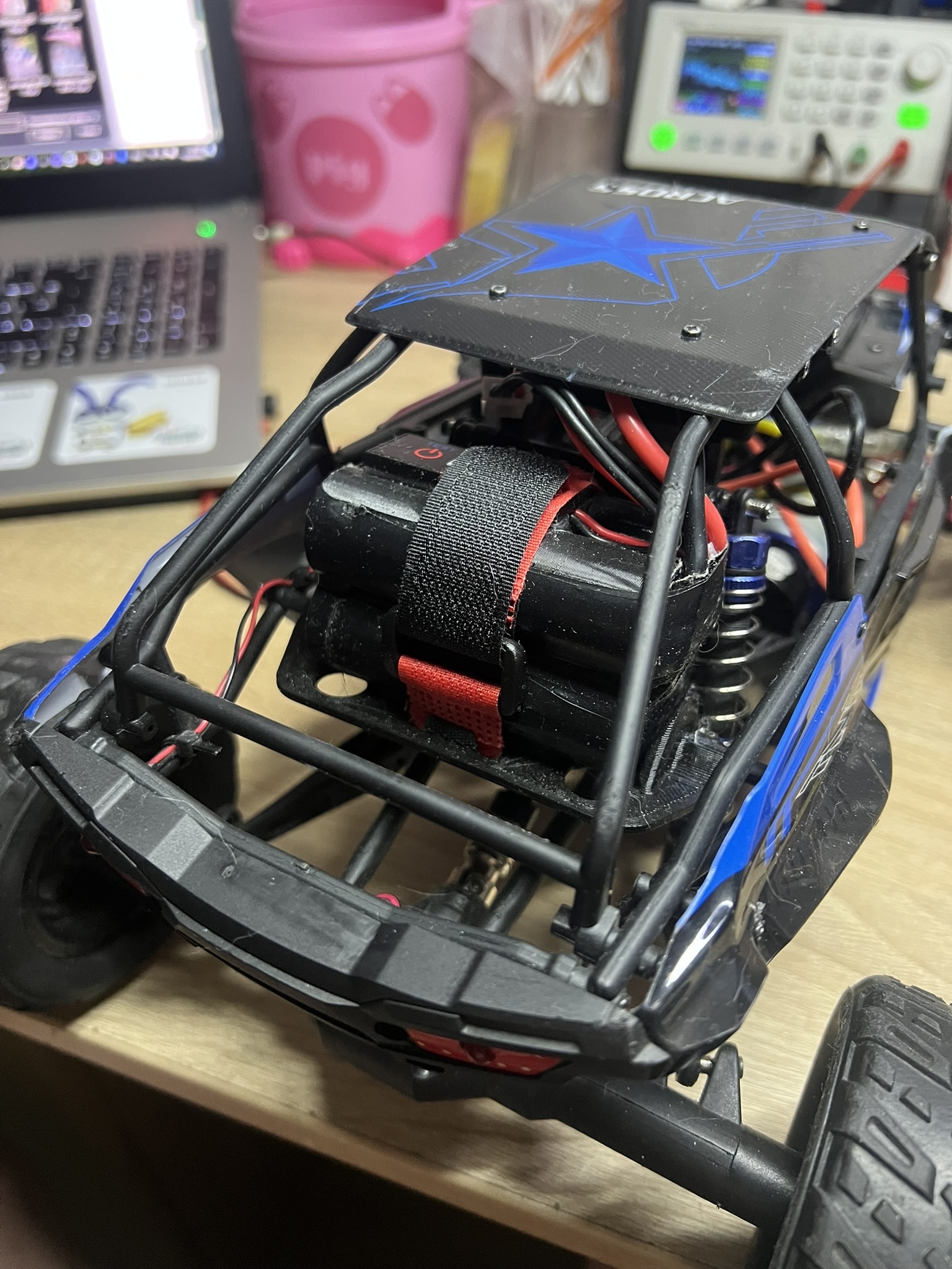 WLToys 12427(8,9) Battery Support