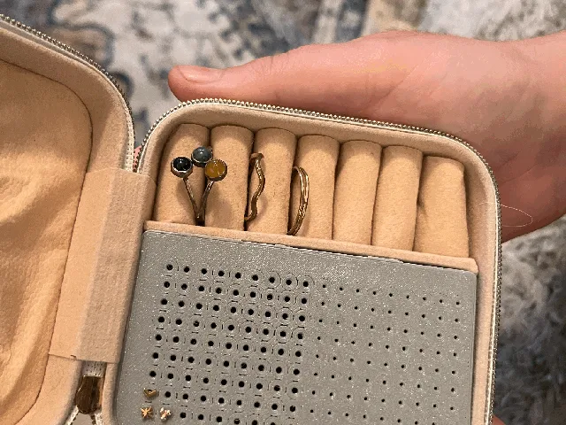 Multi-size Stud holder