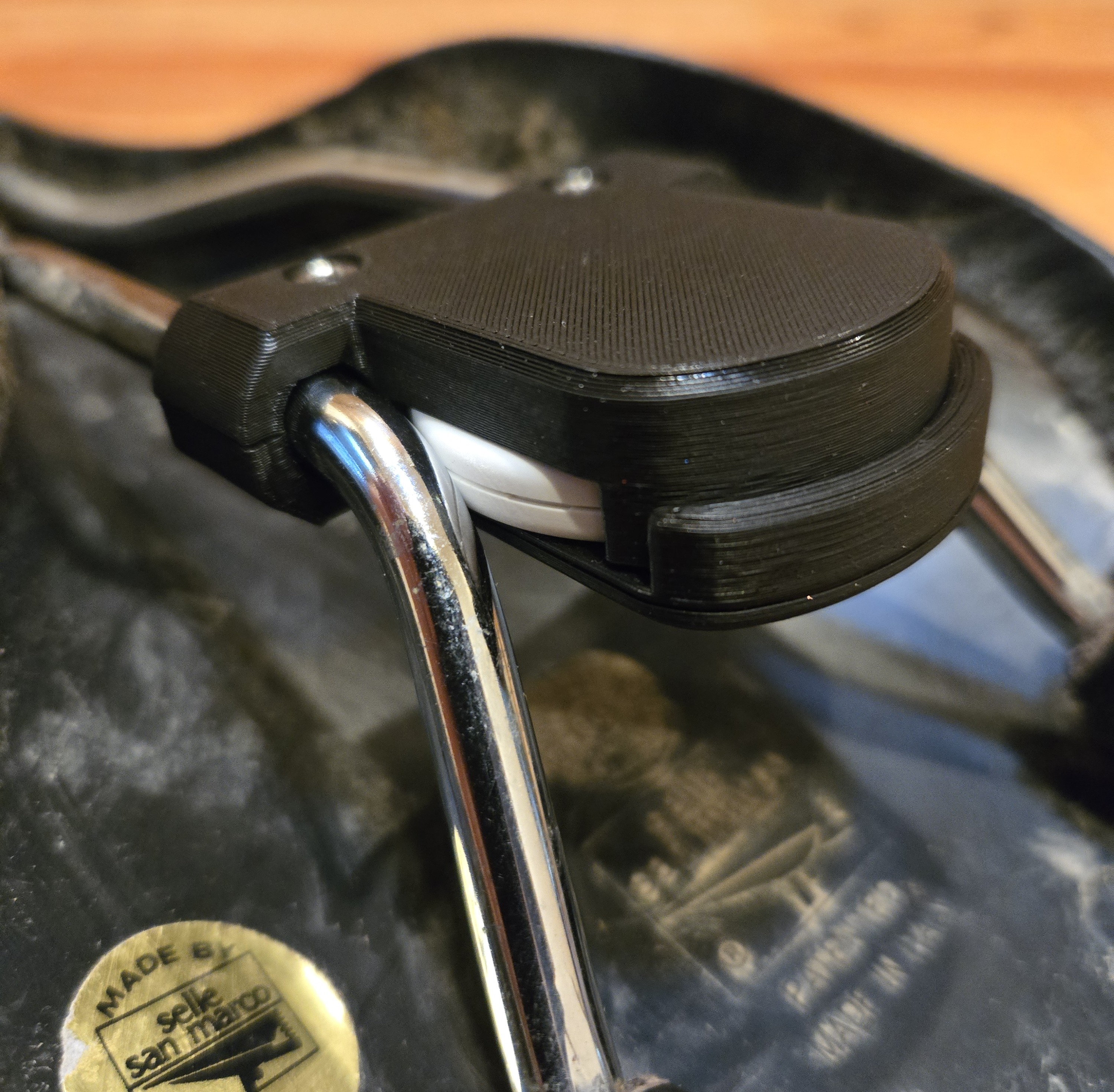 Chipolo saddle holder — miniatura 13