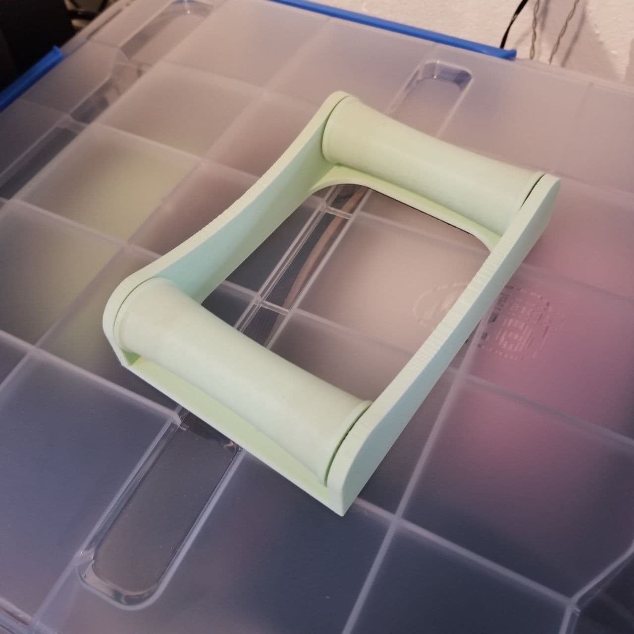 Simplistic Spool Holder — thumbnail 2