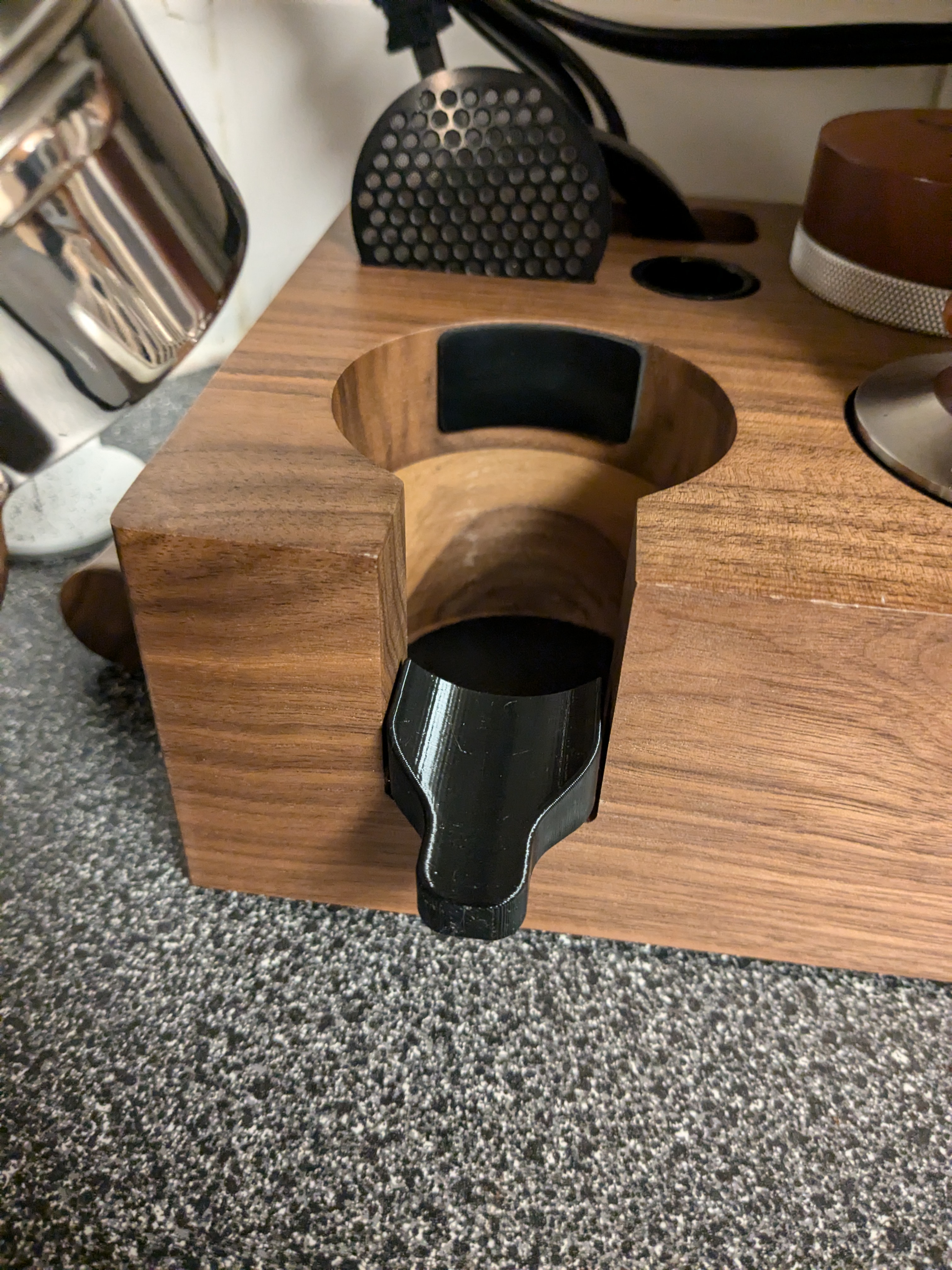 Knodos Tamping Station V3 bottomless portafilter support