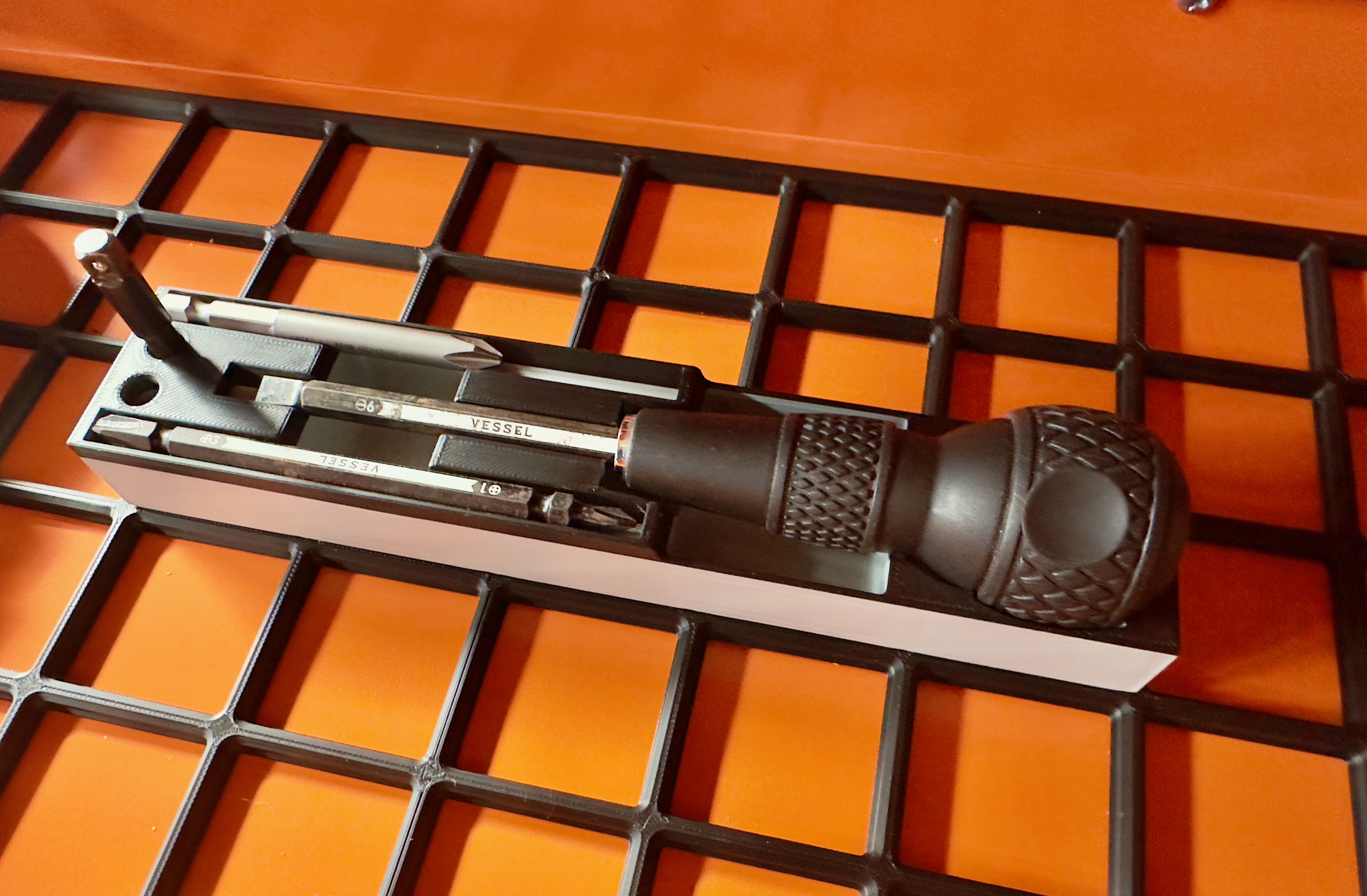 Vessel 6-in-1 Ballgrip Driver - Gridfinity 1x5
