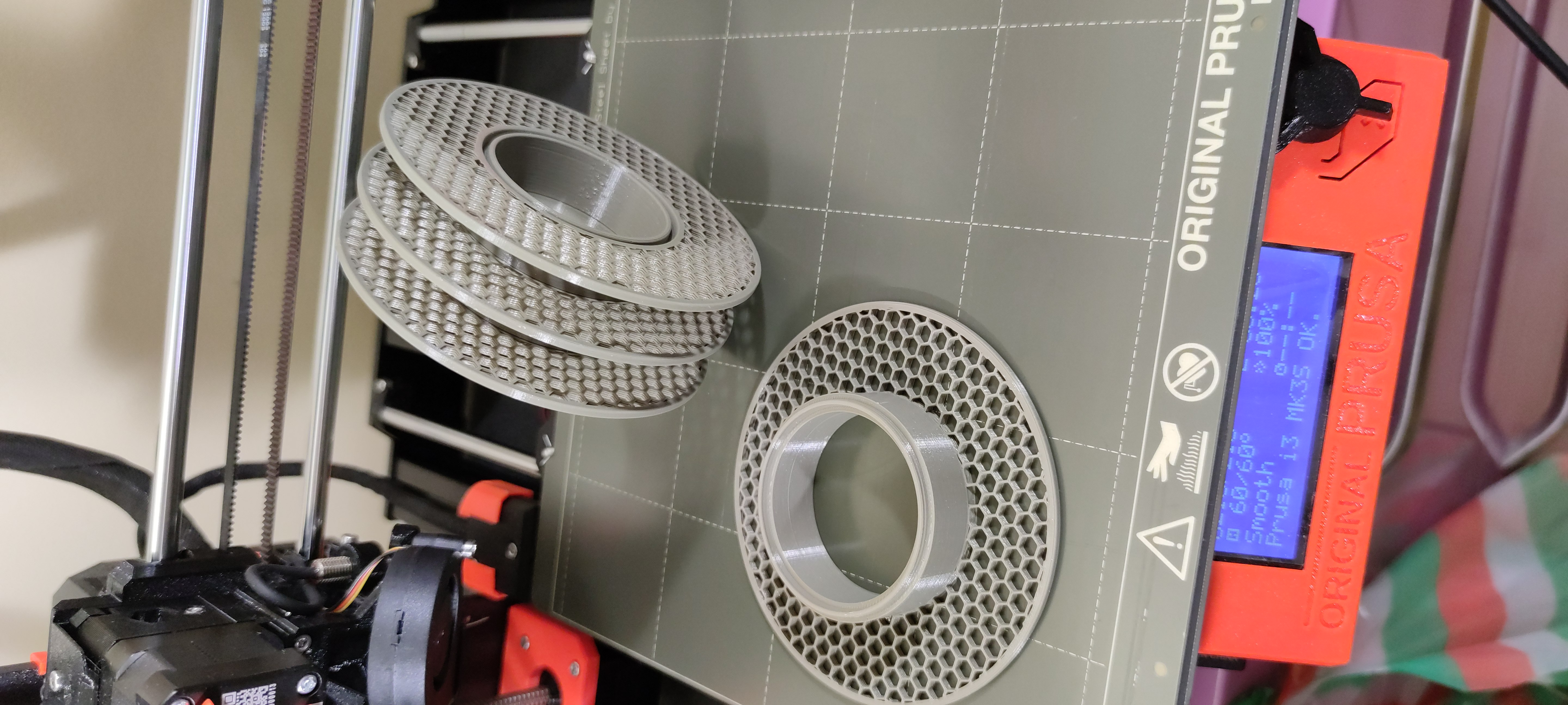 Miniatura 4 do modelo 3D Small spool for filament samples