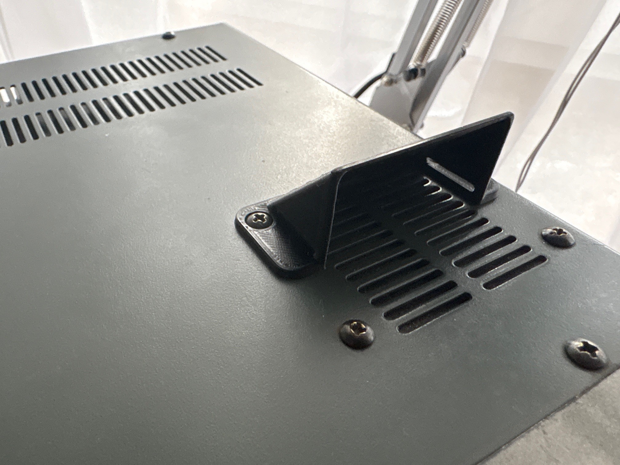 ICOM-735 Speaker Deflactor