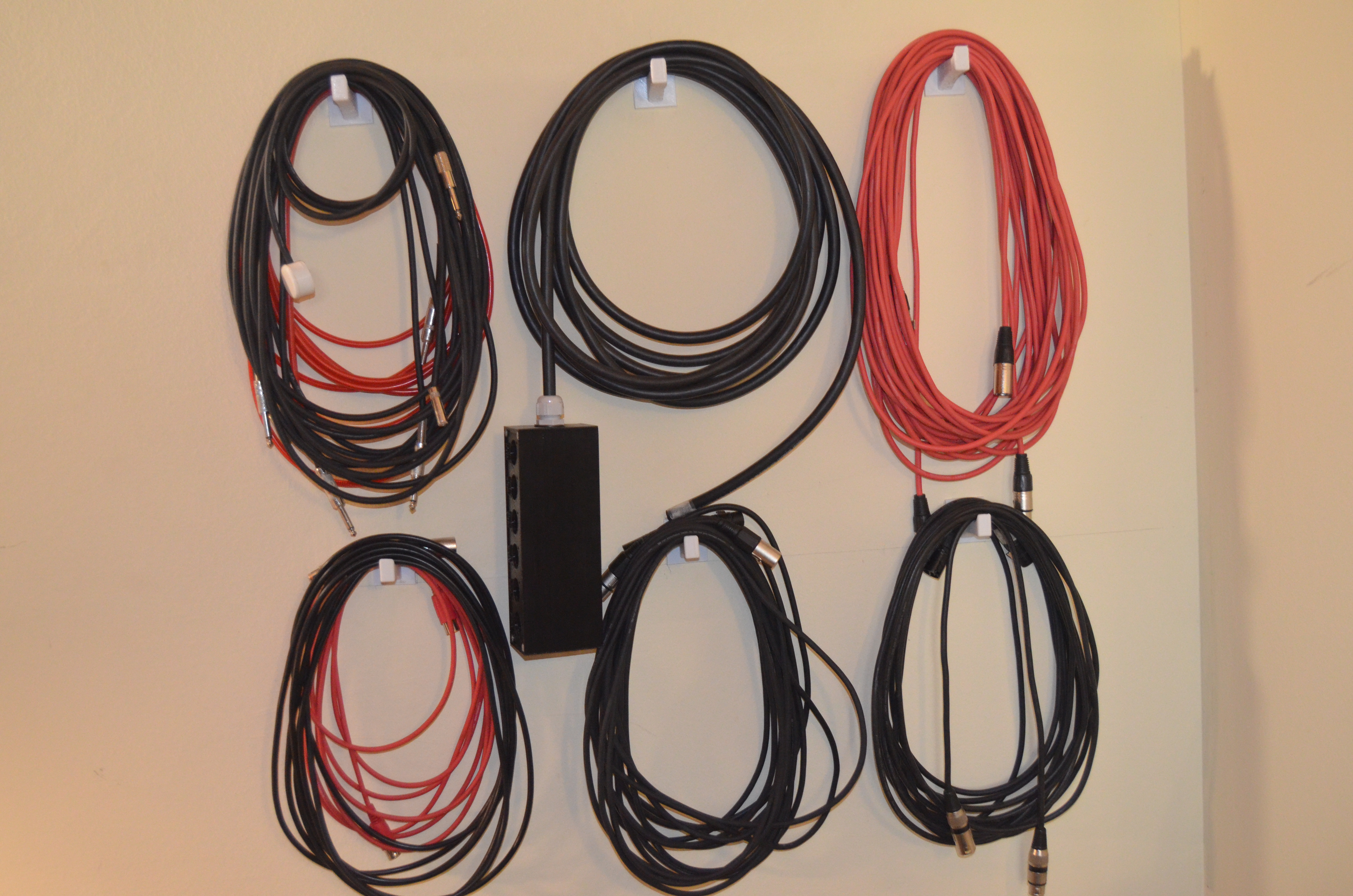 Cables wall hook