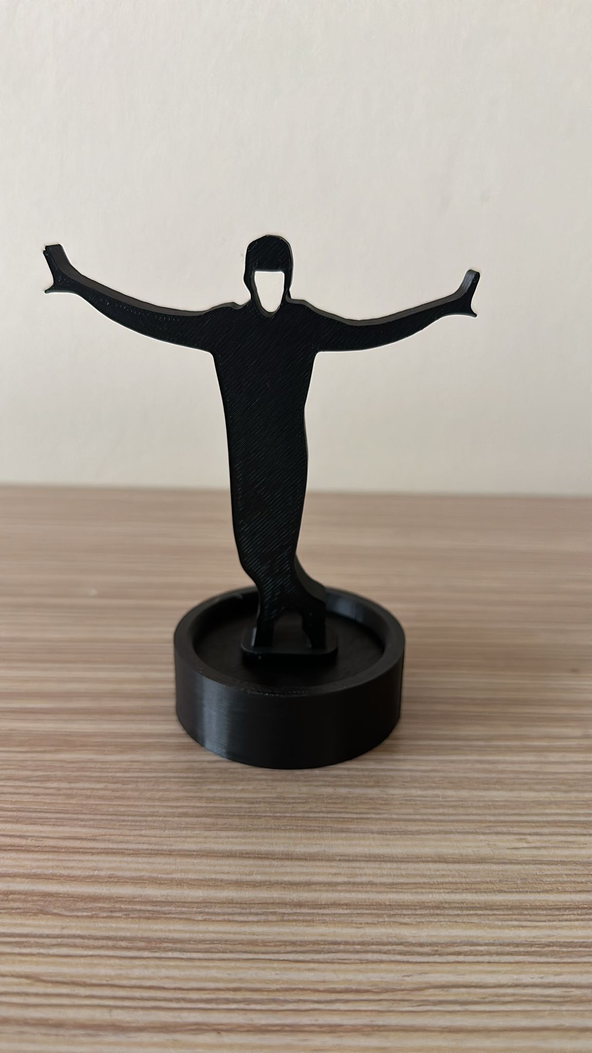 George Russell F1 Pose Jewellery Hanger