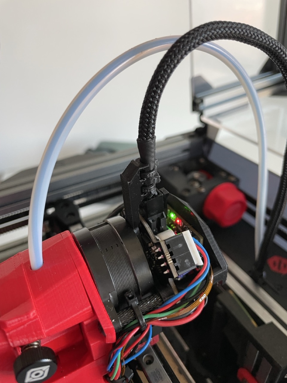 Voron 0.2 BTT EBB36 toolhead mount with strain relief (More stable)
