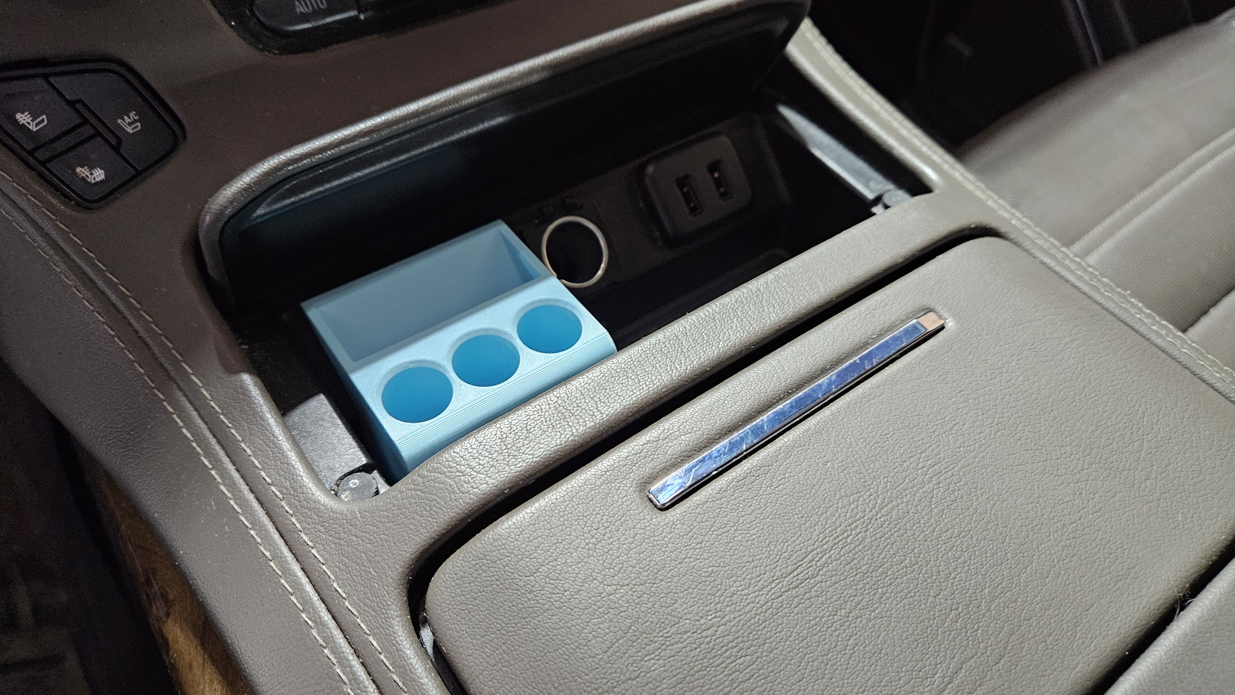 2015 - 2020 Tahoe/Yukon/Escalade Service Manual + 3d print Chapstick holder
