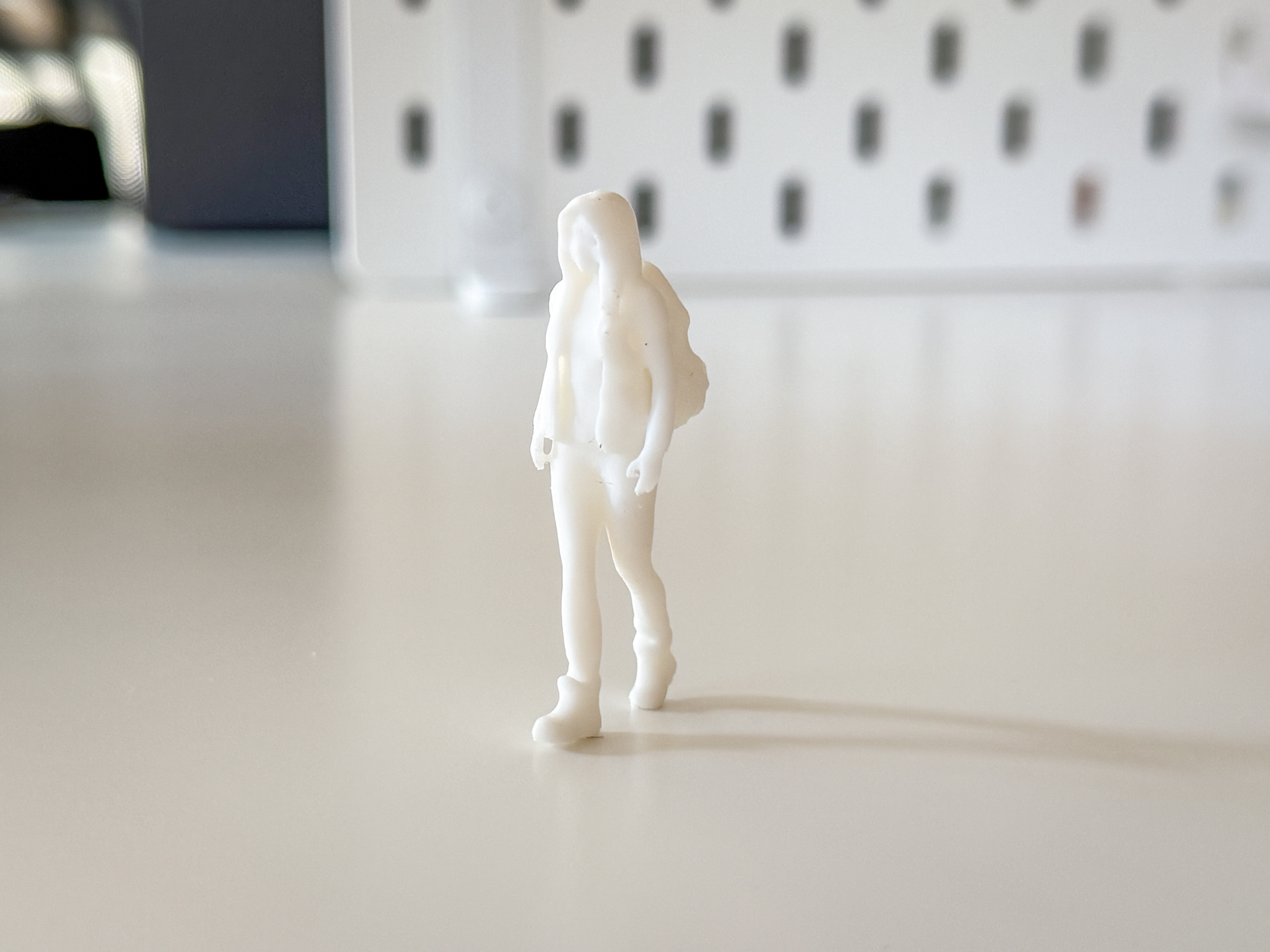 Miniature Girl/Student/Tourist II for your Diorama
