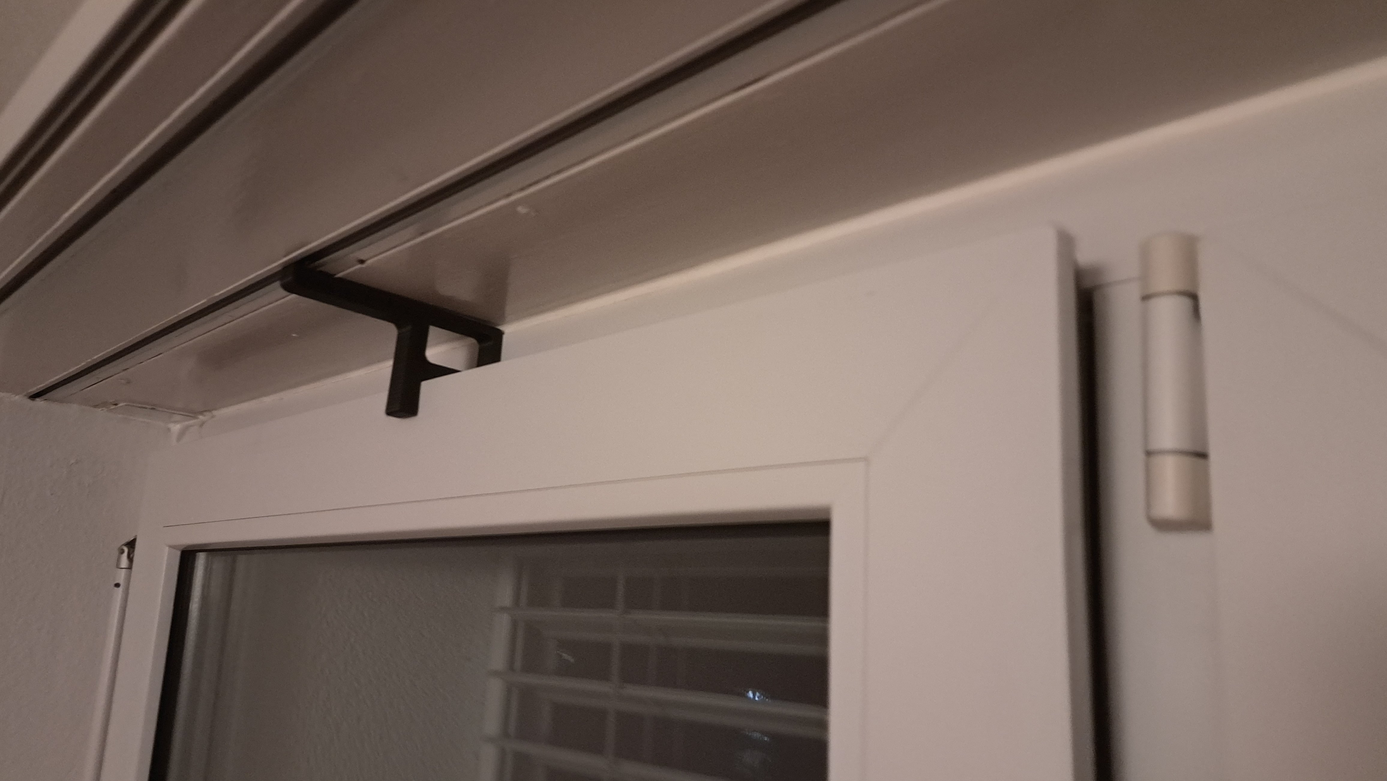 Tilt Window Limiter