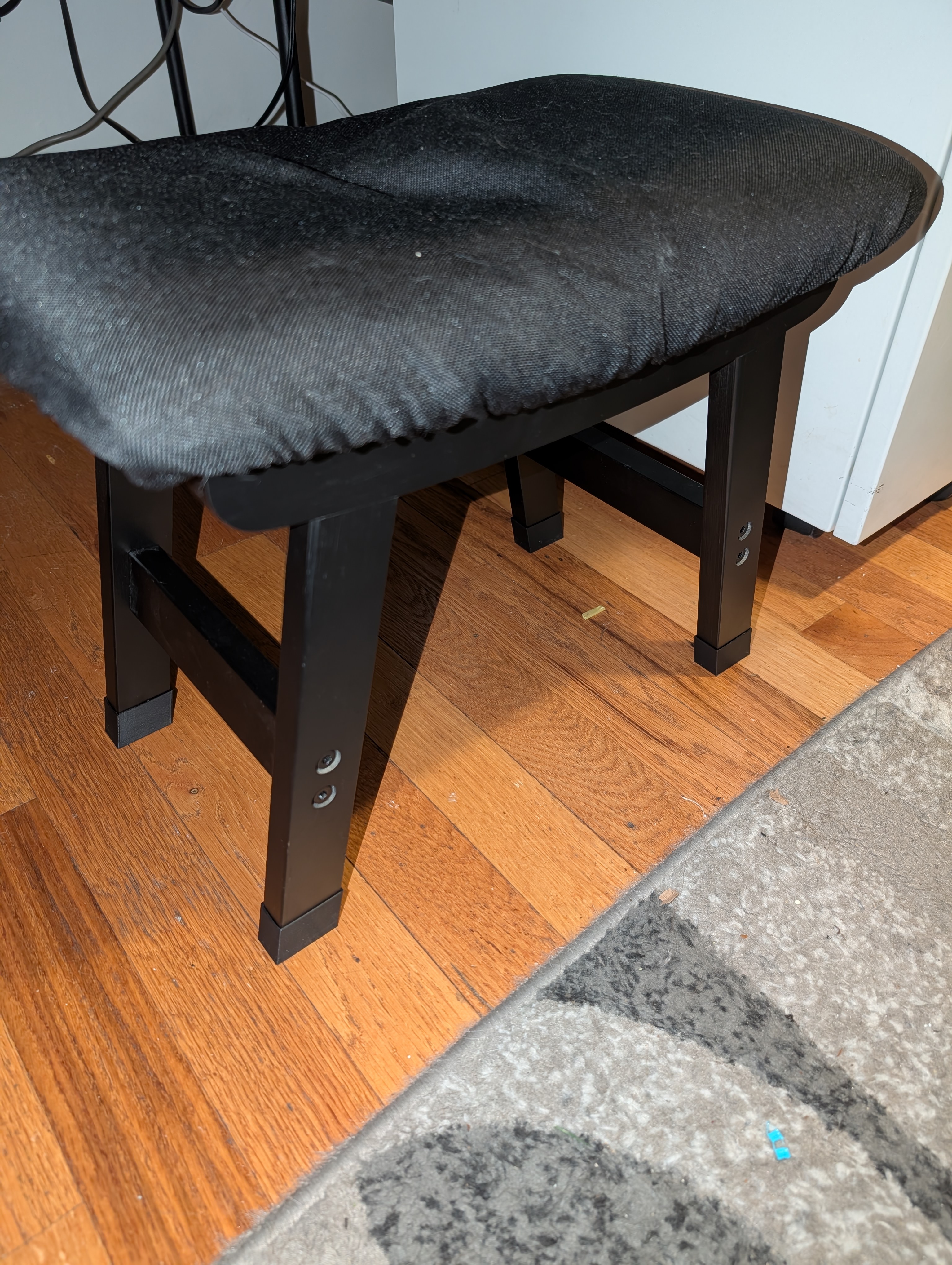 Foot stool grip socks