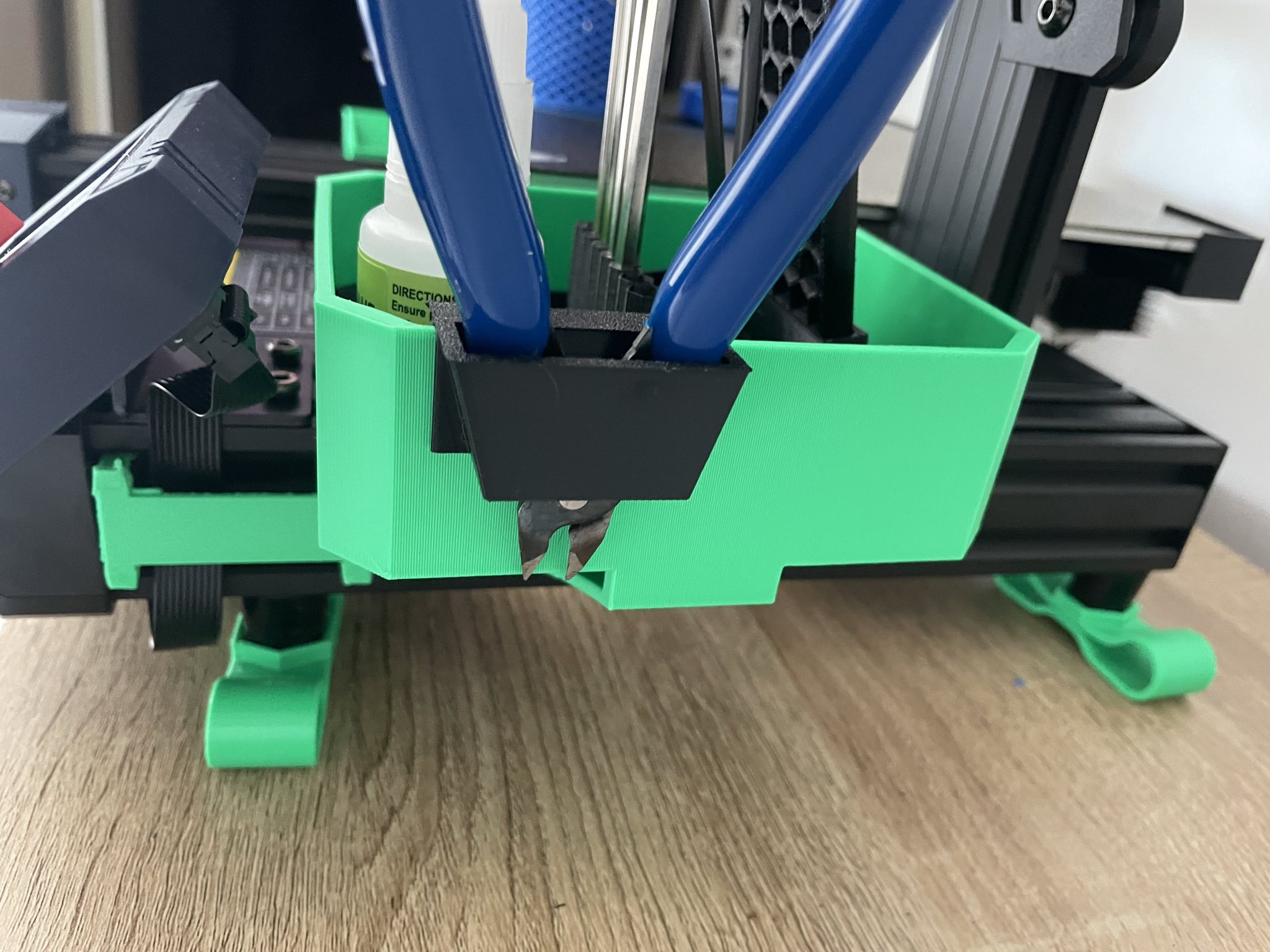 Cutting plier/side cutter holder clip