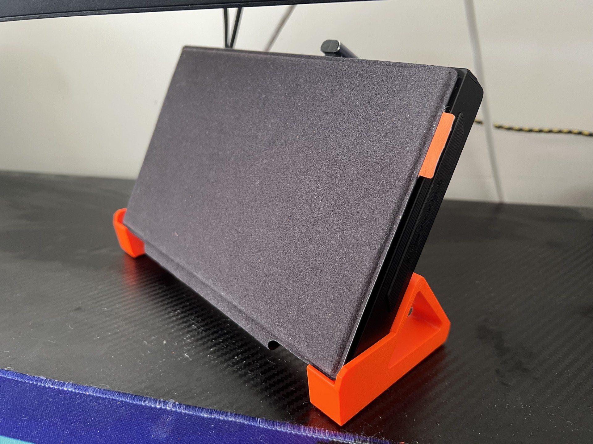 OneXPlayer X1 mini tabletop support frame
