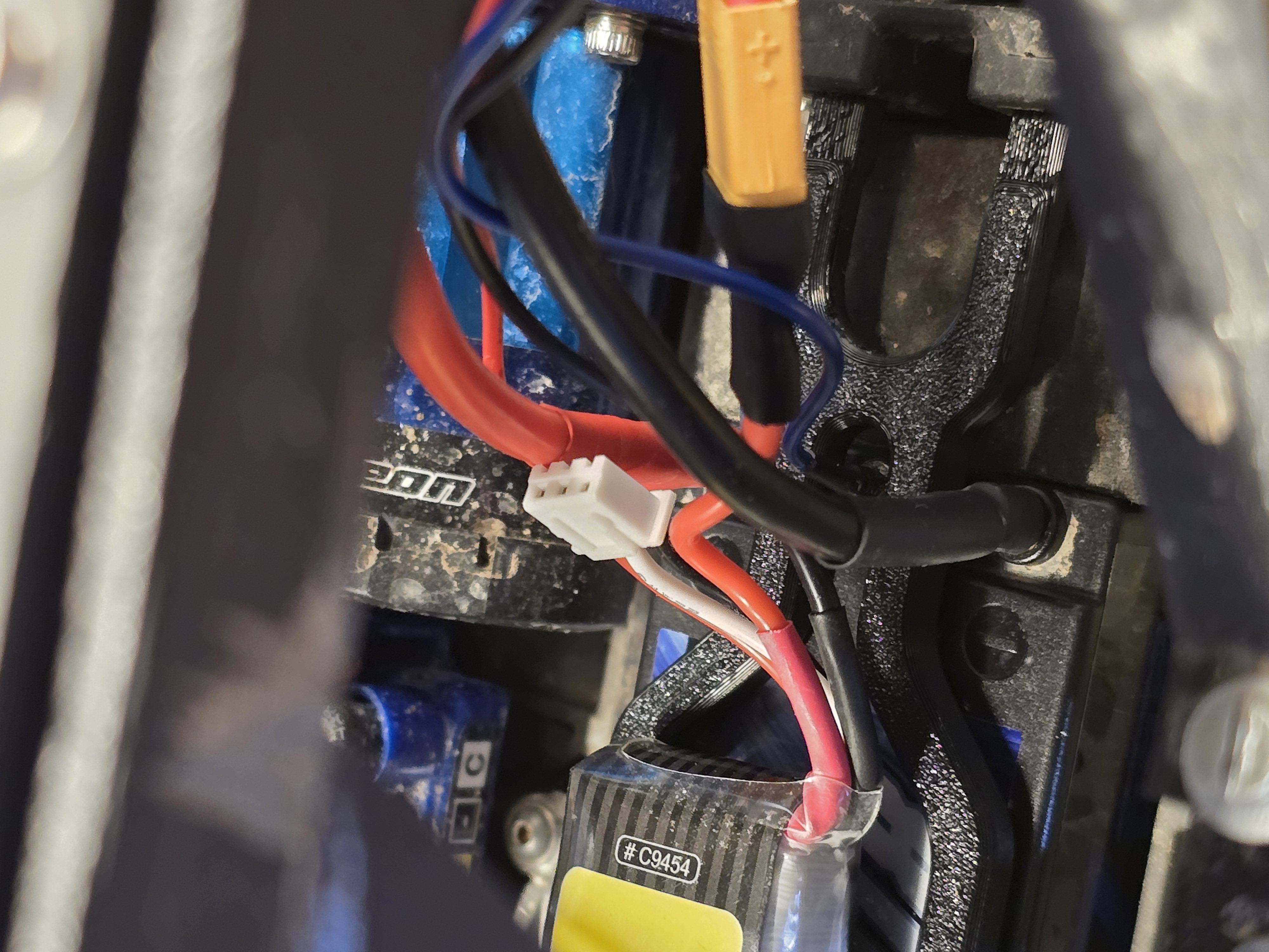 Traxxas Battery Holder for Battery with 3 Gold Plugs
