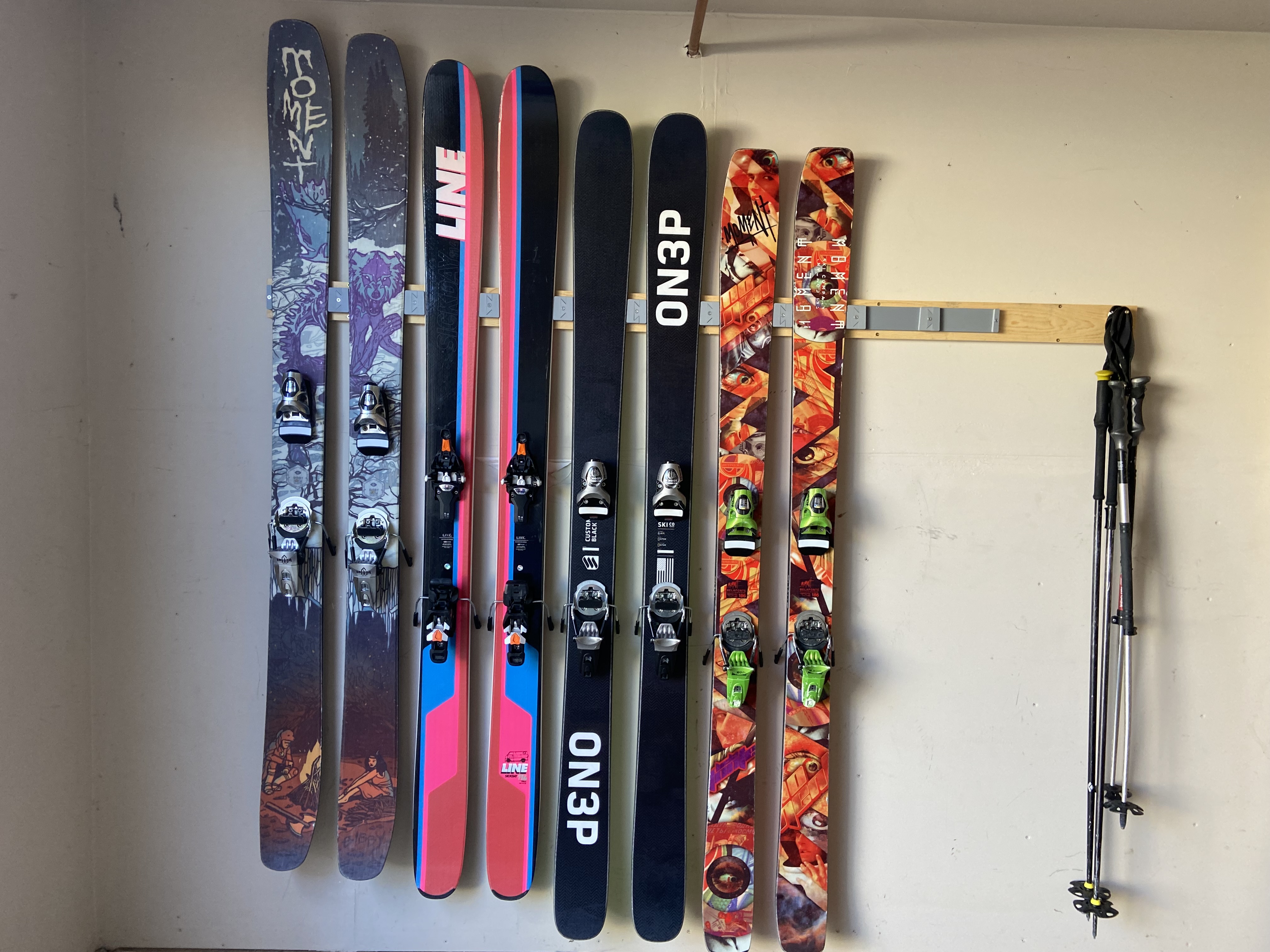 Ski Rack - Ski Organizer