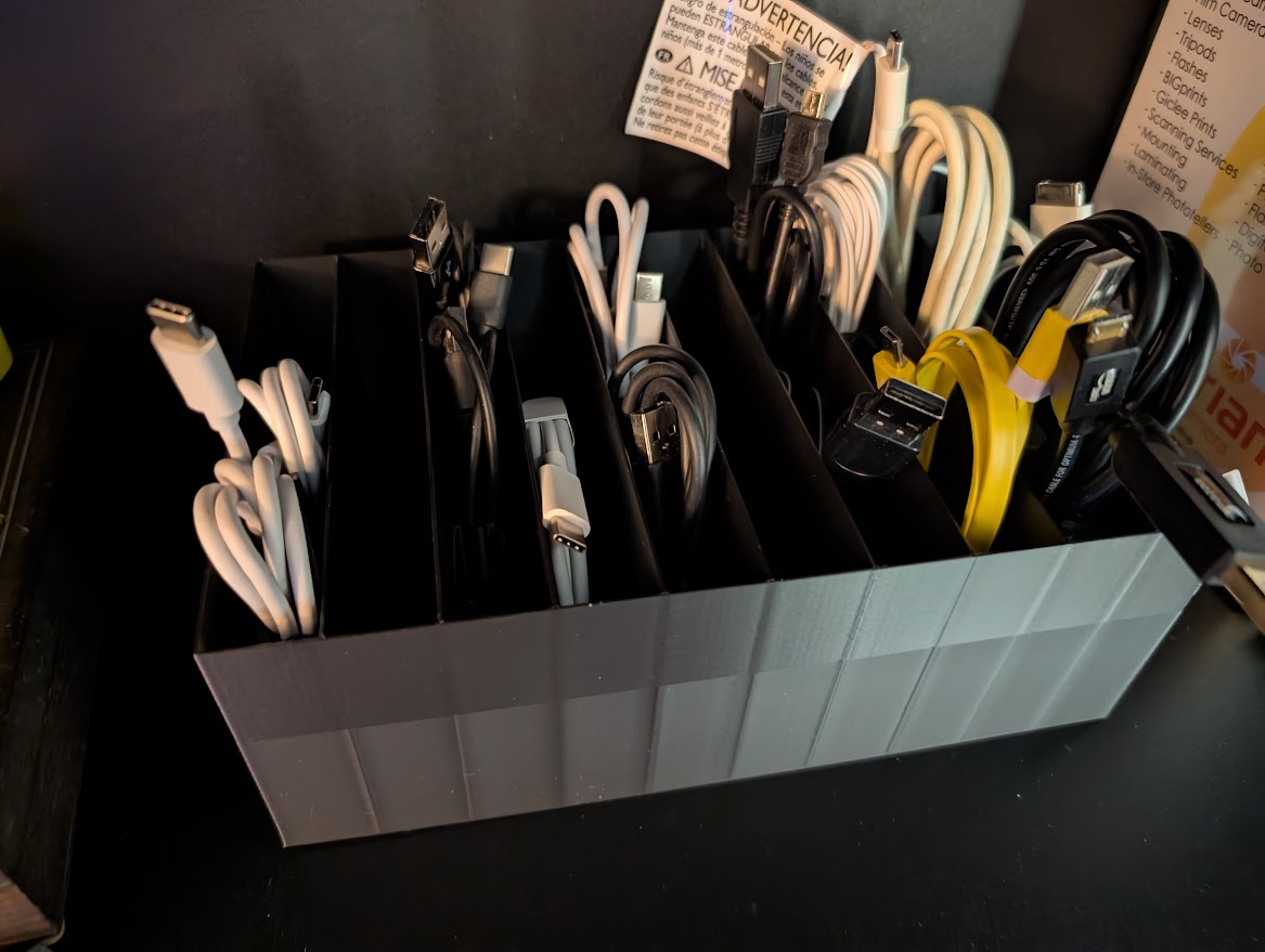 10 slot cable organizer box