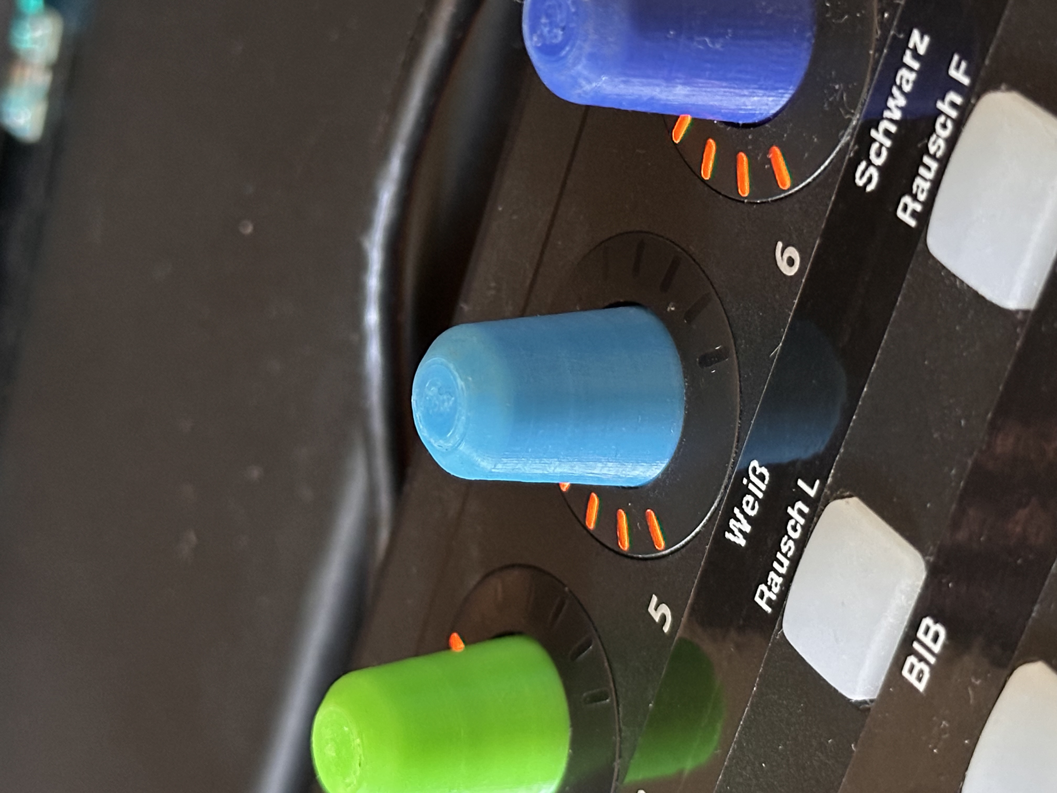 Miniatura 4 do modelo 3D Lightroom MiDi Controller (Behringer X-Touch mini Mod)