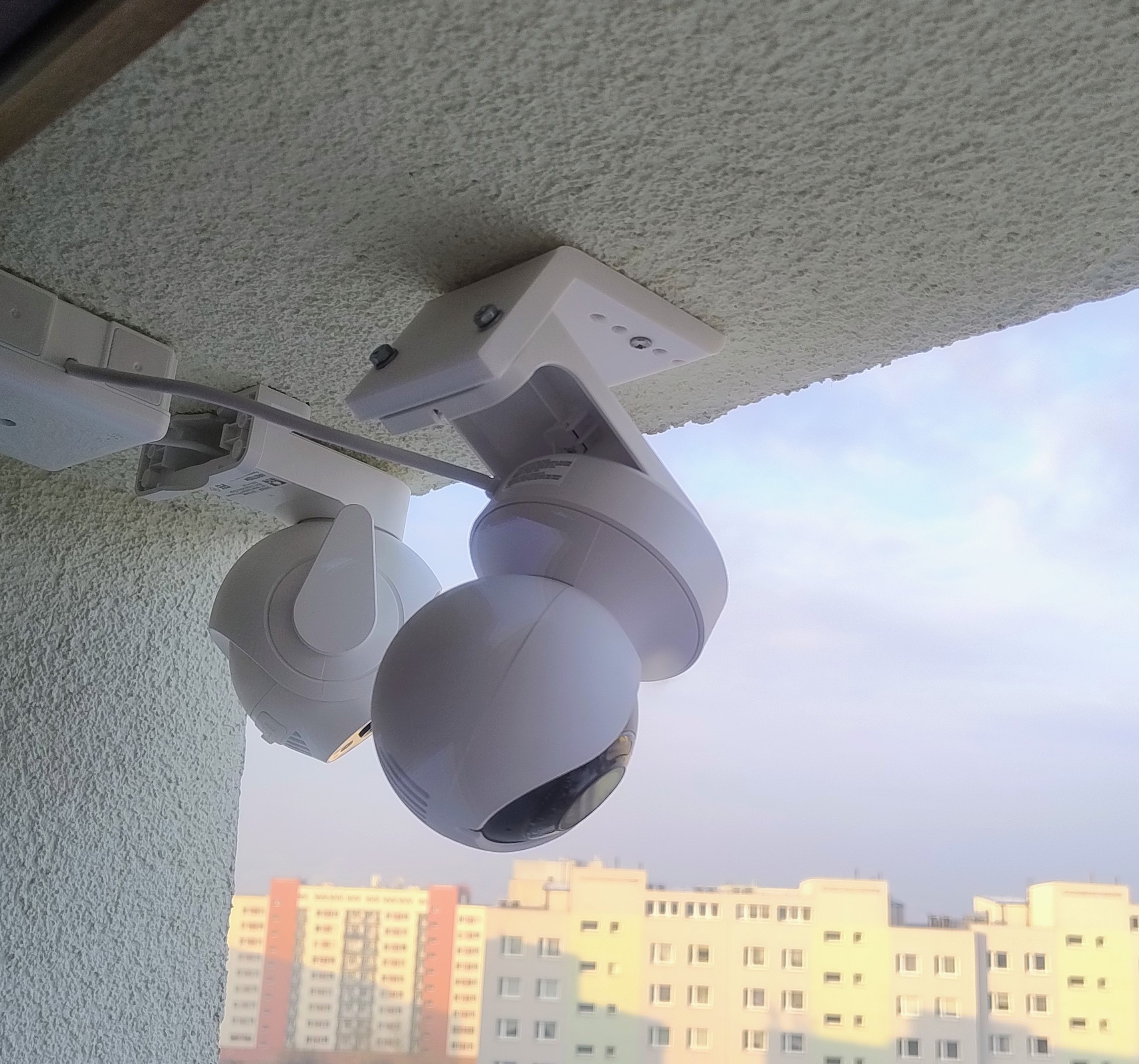 Reolink E540 -40 degrees bracket. Mocowanie do kamery Reolink E540 -40 stopni