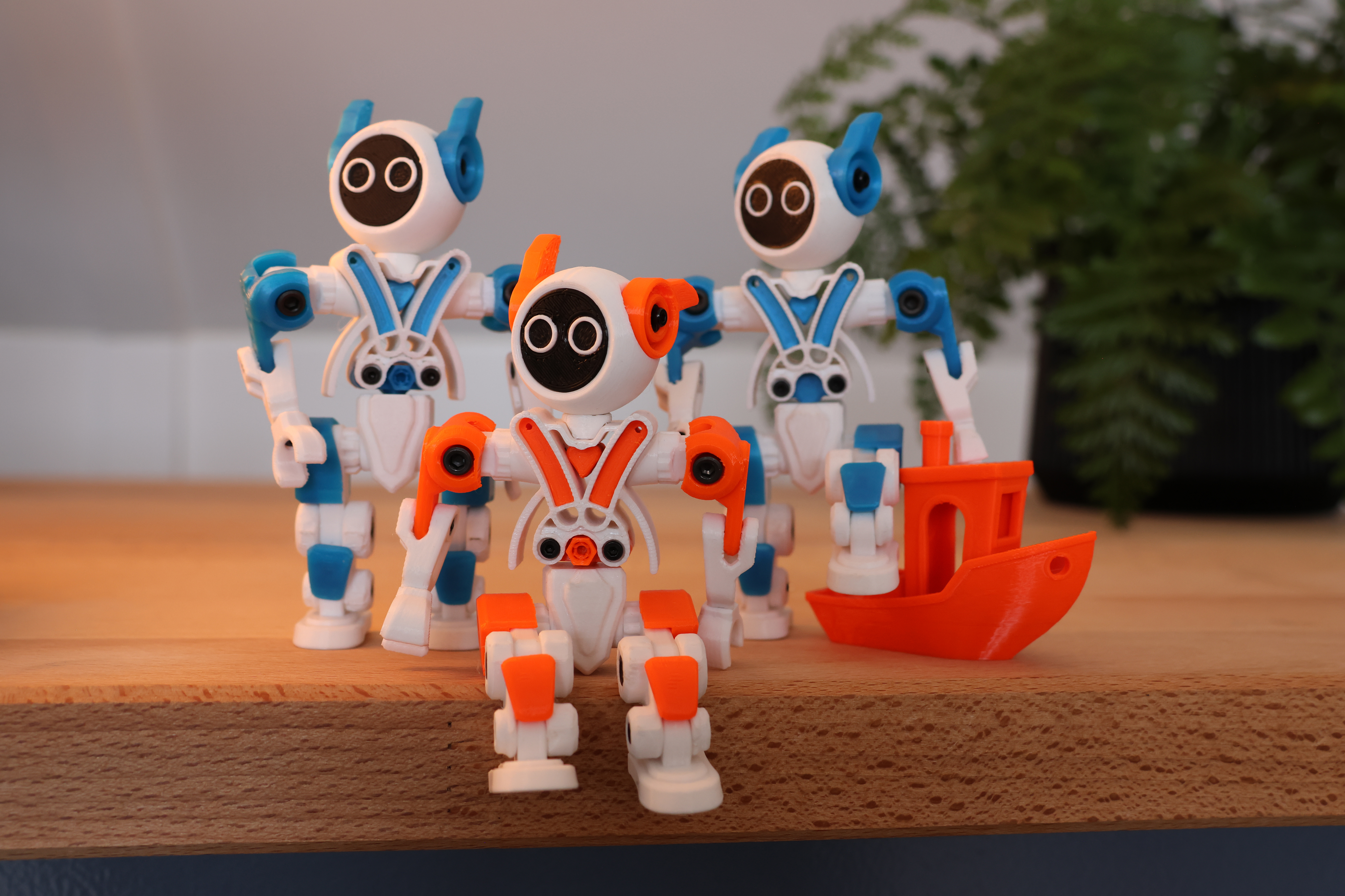 CLR1  -  Cute Little Robot V1