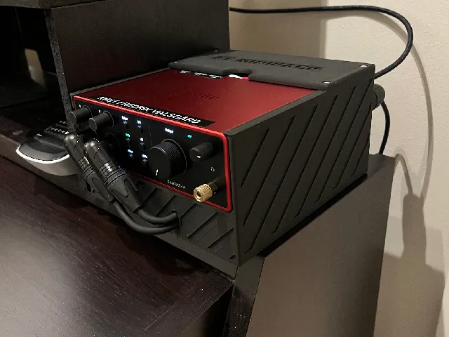 Focusrite Scarlett 4i4 4th gen Custom Rack