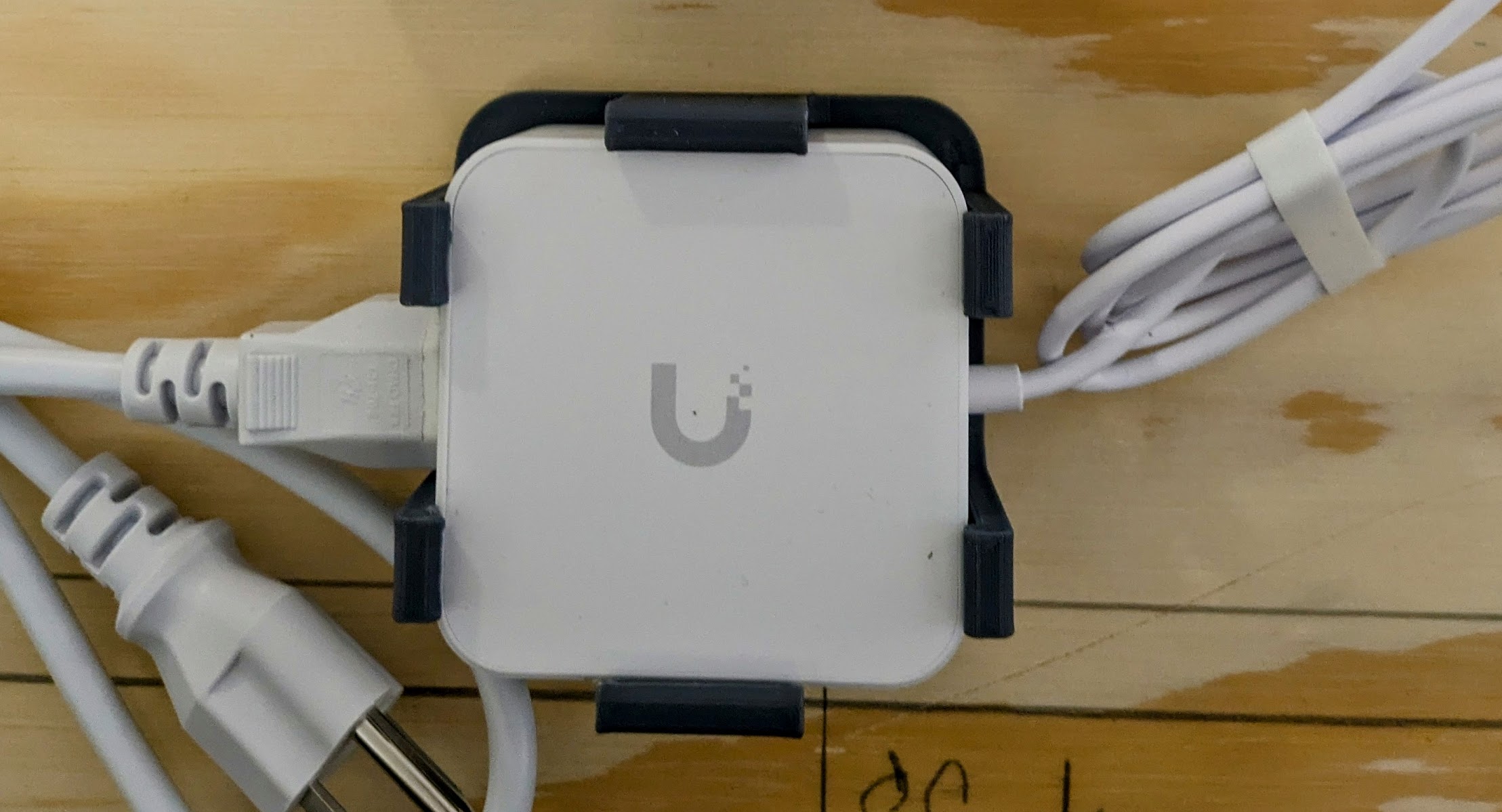 Ubiquiti Cloud Gateway Max PSU Wall Mount